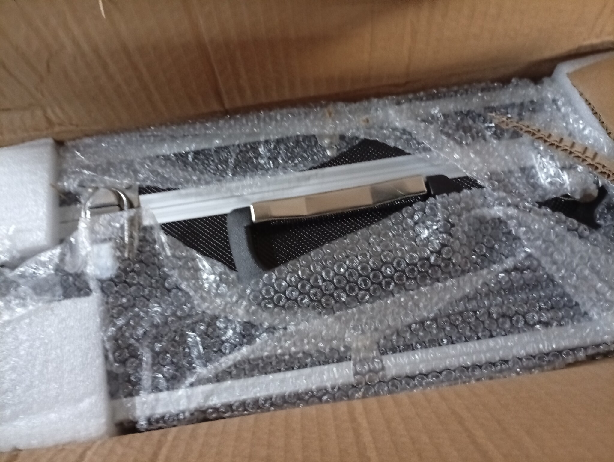 vidaXL Gereedschapskoffer Aluminium Zwart 46x33x16cm - 55% KORTING!