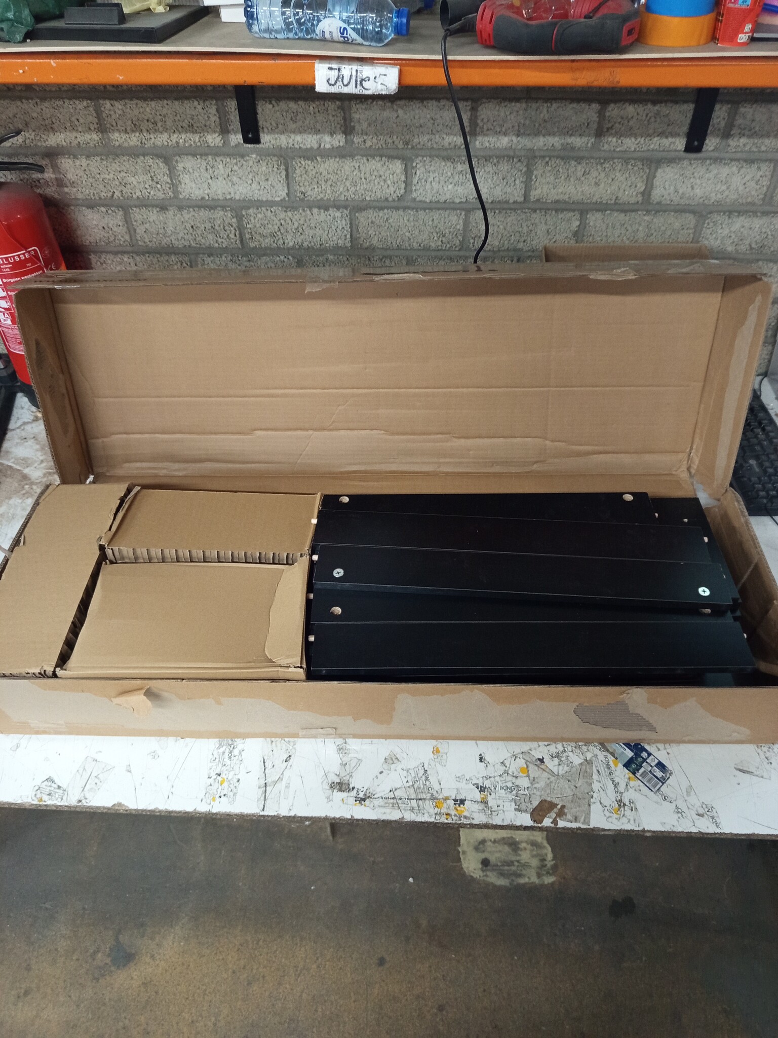 VidaXL Dressoir Zwart Bewerkt Hout - 55% Korting! Slechts 1 Stuks Beschikbaar!