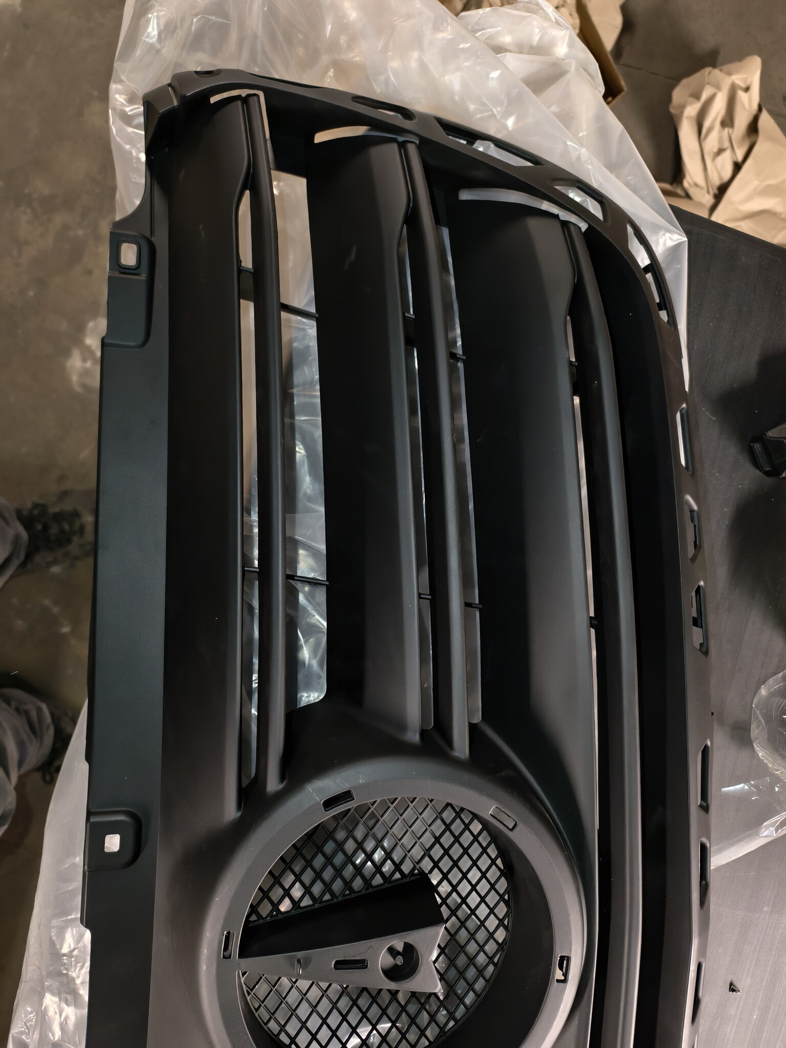 Sportgrill Mat Zwart MERCEDES SPRINTER W907 (2018-2022) - 55% Korting!