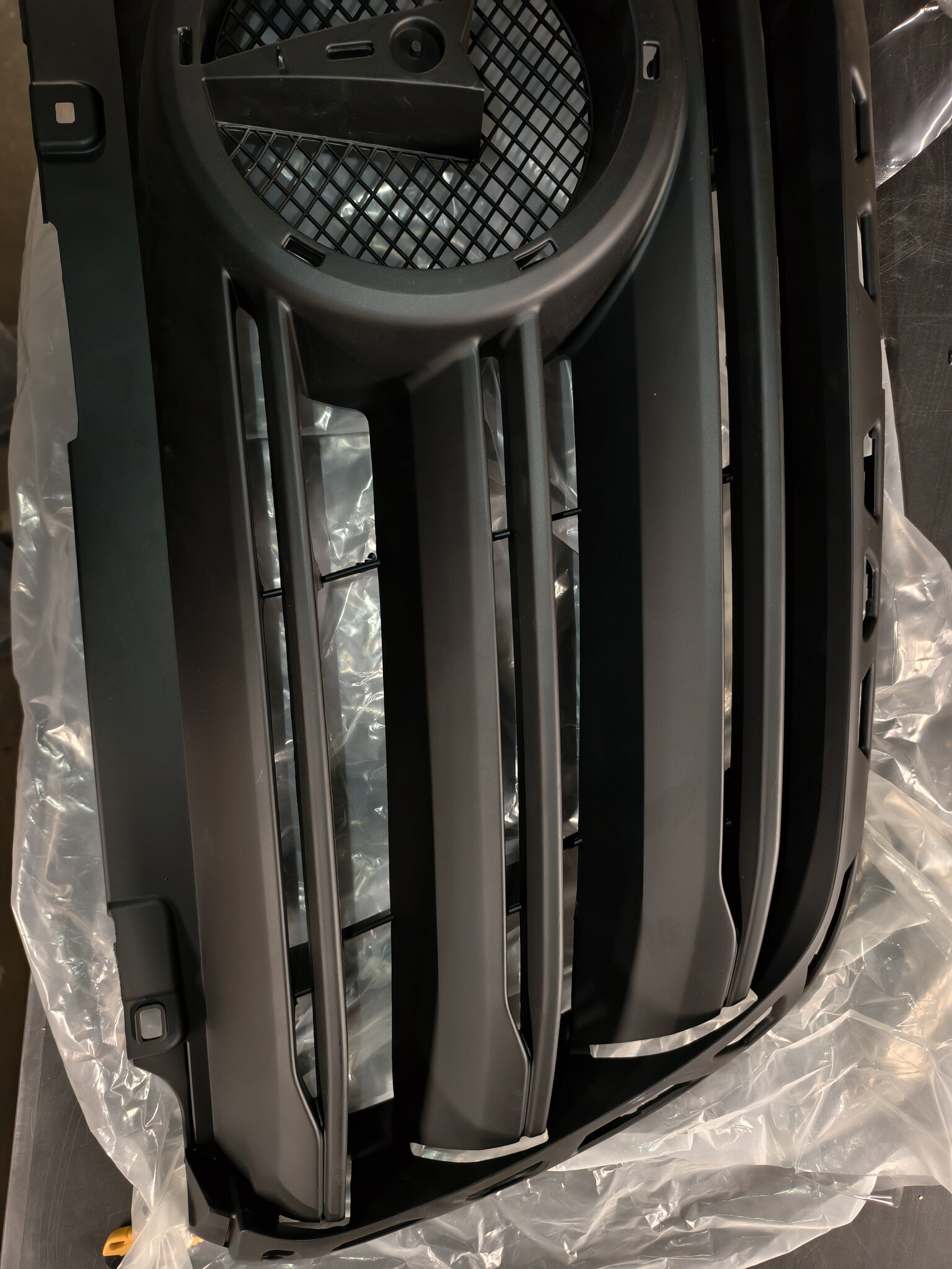 Sportgrill Mat Zwart MERCEDES SPRINTER W907 (2018-2022) - 55% Korting!