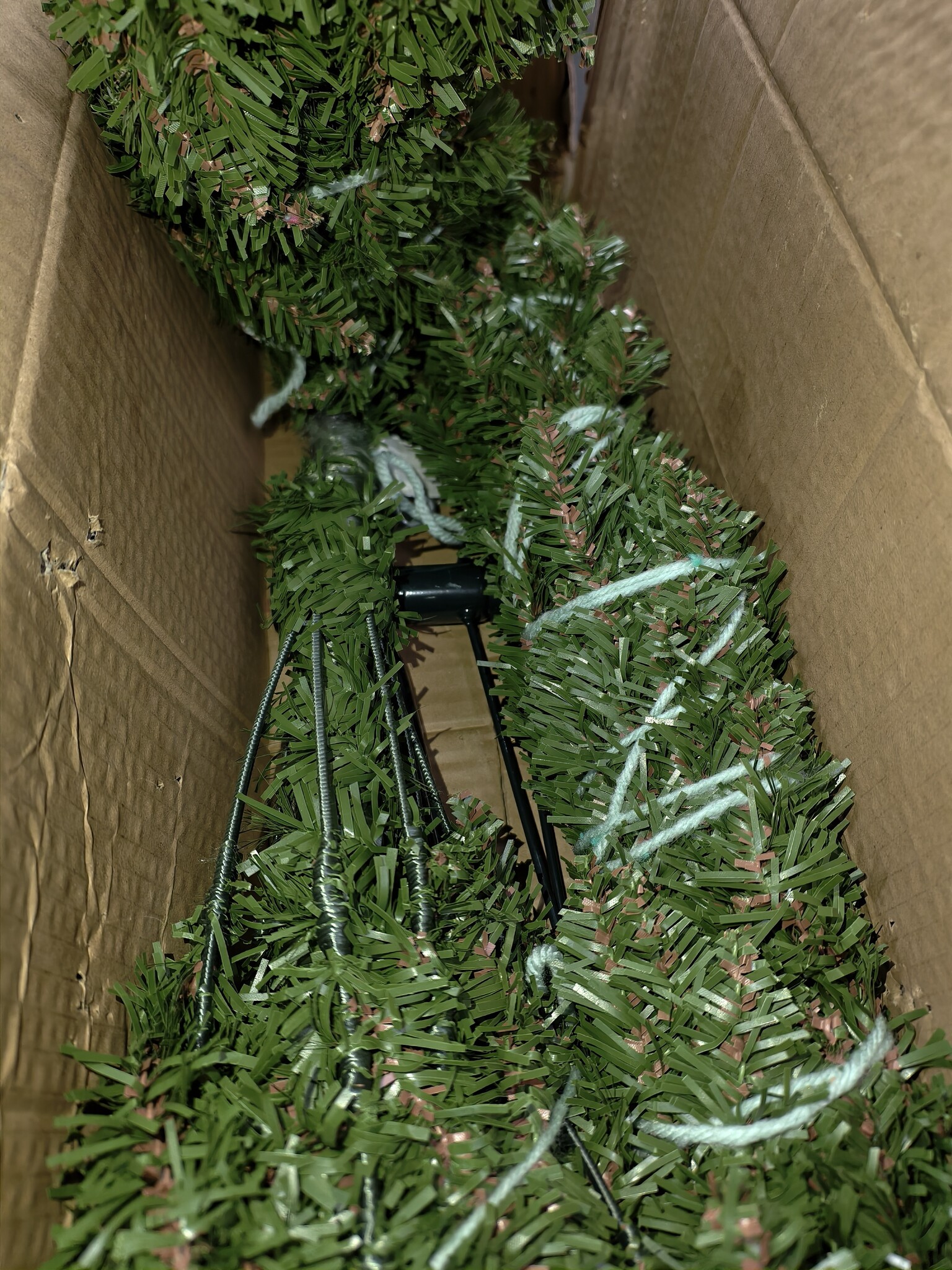 Kunstkerstboom 180cm Spar Groen - 40% Korting! Perfecte Staat