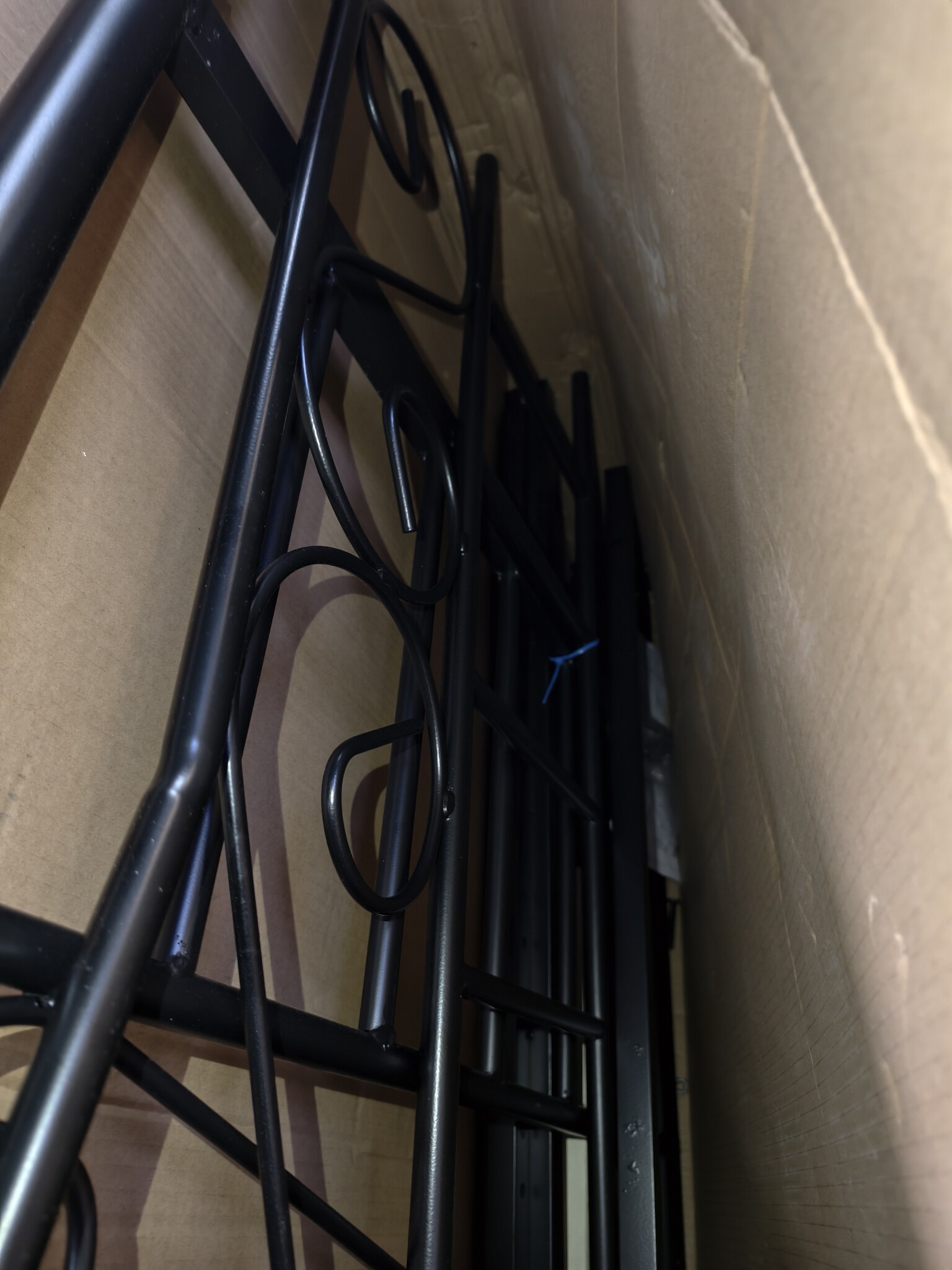 Stoer Zwart Metalen Bedframe 90x200cm - 40% Korting! - Nu met Lattenbodem