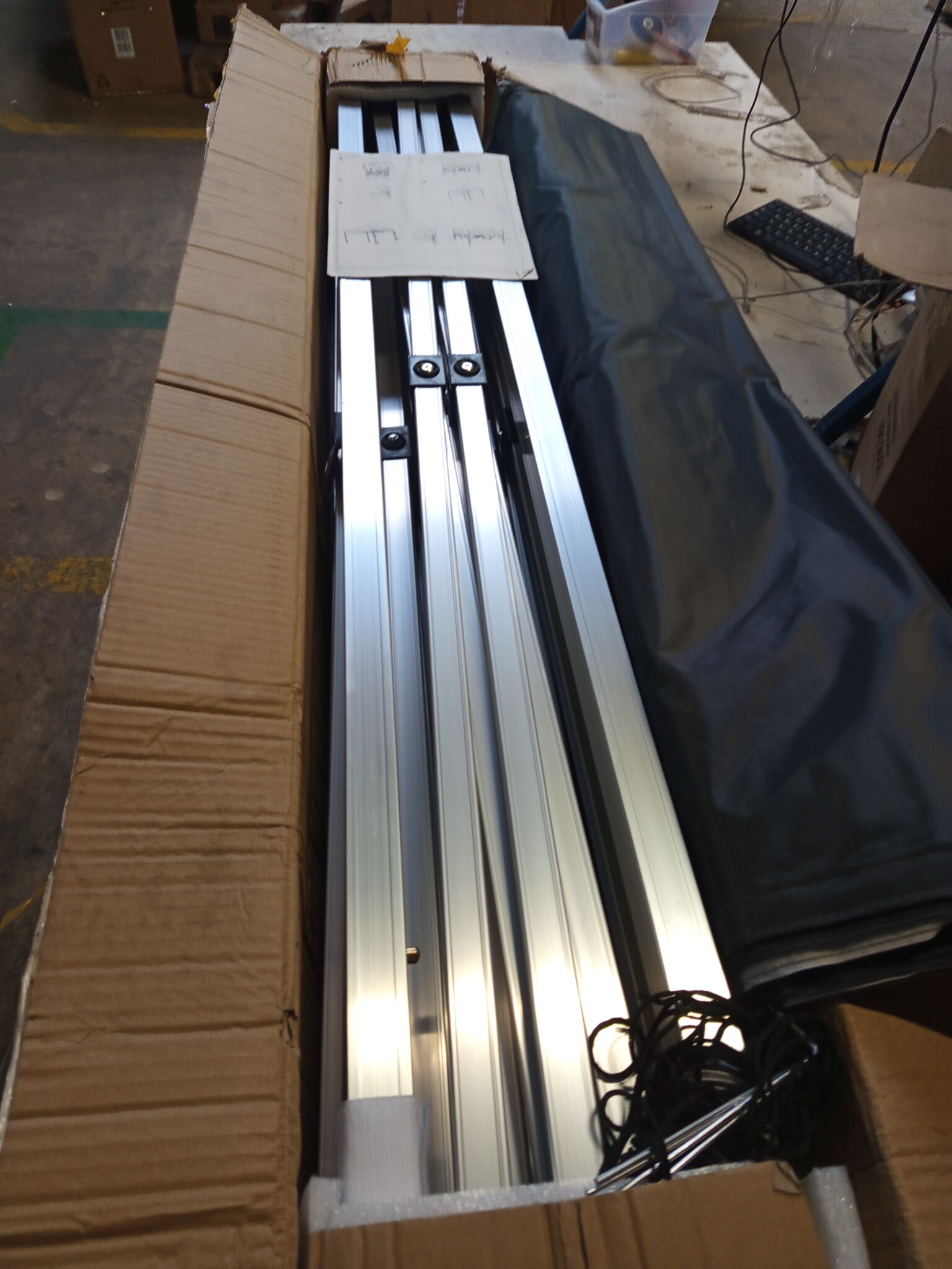 VidaXL Partytent 3x3m Aluminium Antraciet | 60% Korting! Kleine Scheur