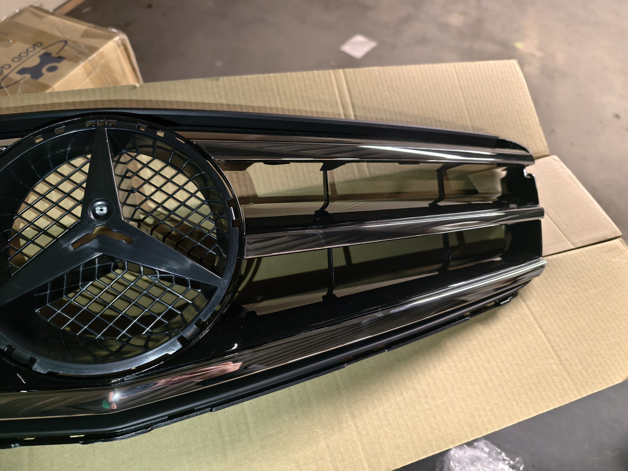 Grill Mercedes W204 07-14 Avantgarde Chroom-Black - 50% Korting!