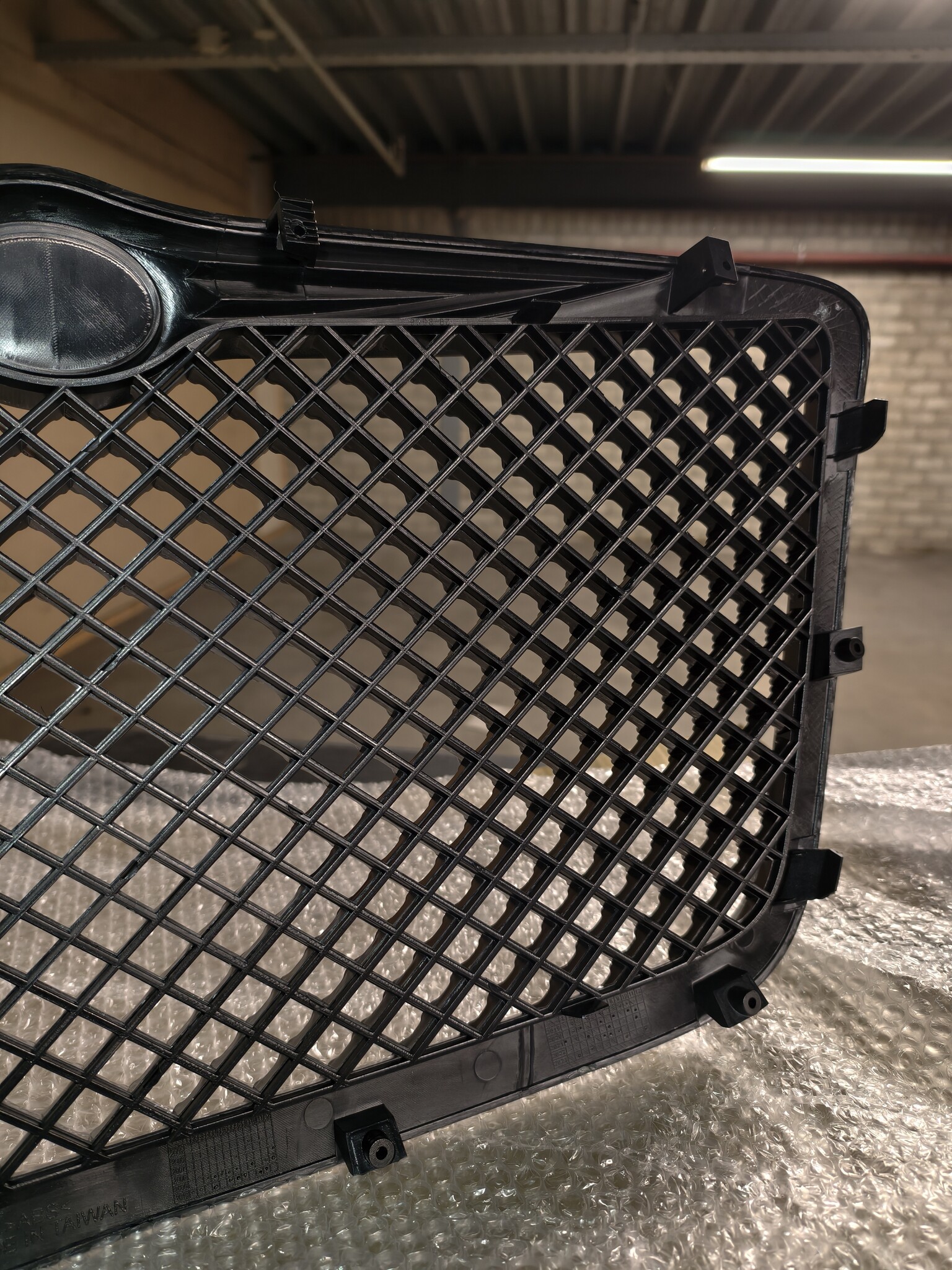 50% KORTING: Grill CHRYSLER 300 C 04-11 Glanzend Zwart (Bentley Stijl)