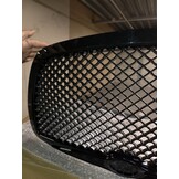50% KORTING: Grill CHRYSLER 300 C 04-11 Glanzend Zwart (Bentley Stijl)