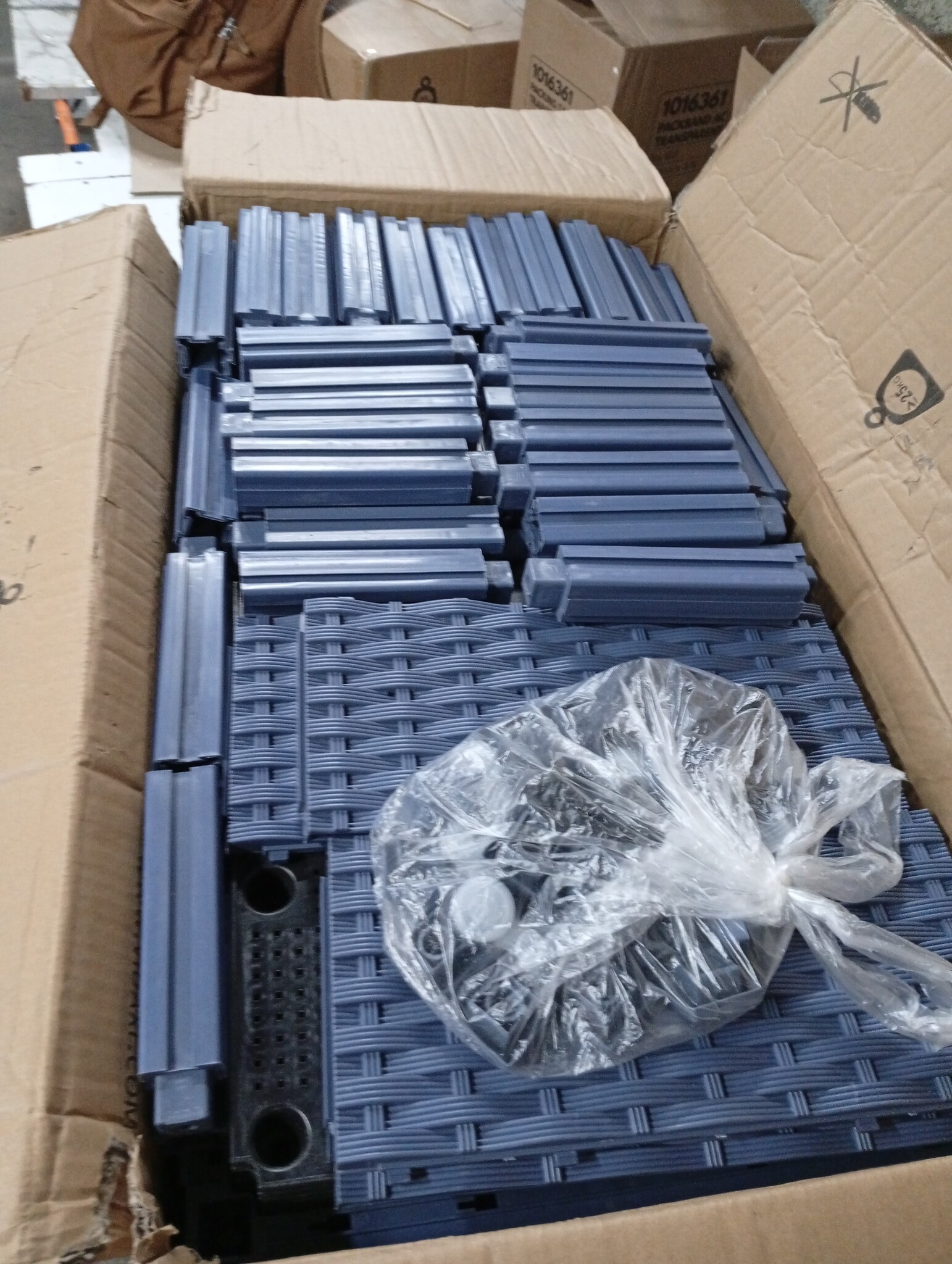 Retourtje: Grote Plantenbak Grijs 160x120x53cm - 55% Korting!