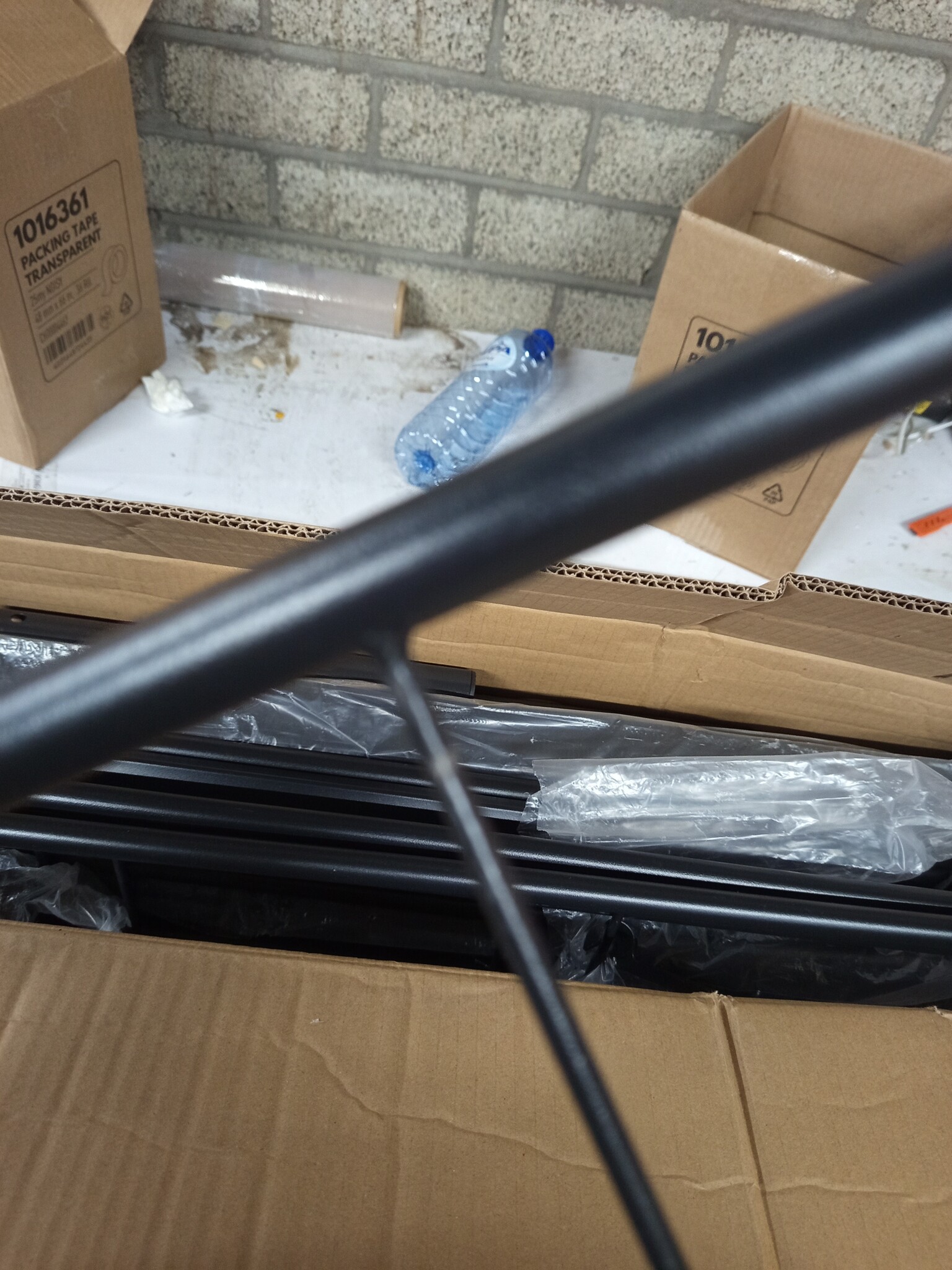 VidaXL Bedframe Metaal Zwart 140x190 - 55% Korting! - Lichte Krasjes