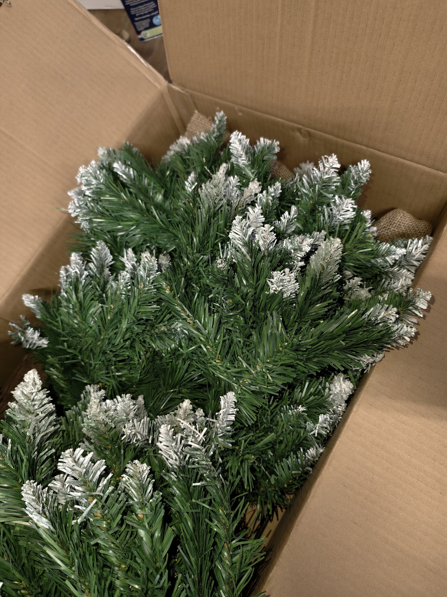 Luxe Kunstkerstboom 220cm met Natuurlijke Stam | 40% Korting