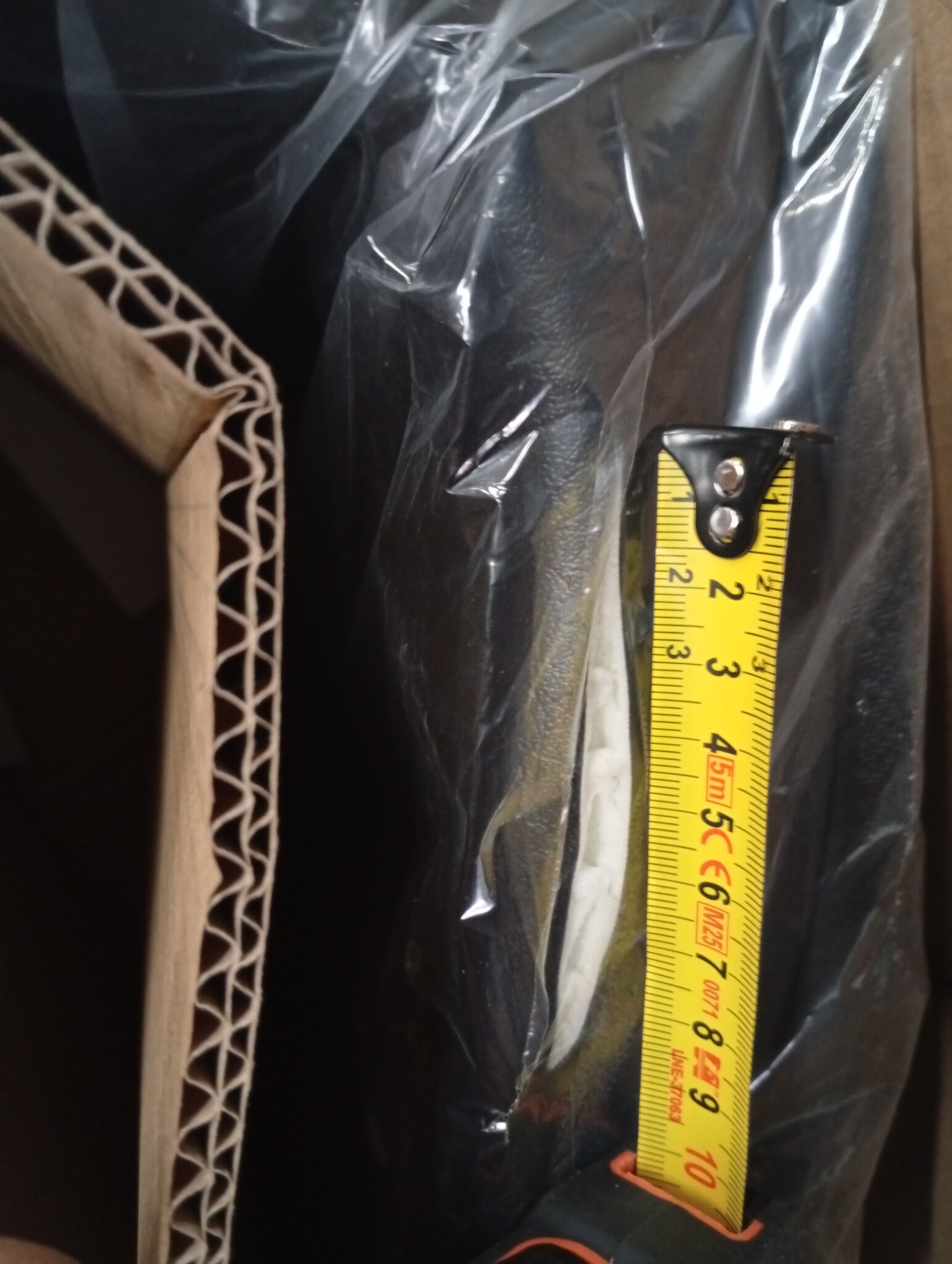 VidaXL Universele Tractorstoel Zwart - 60% Korting! Scheur zijkant