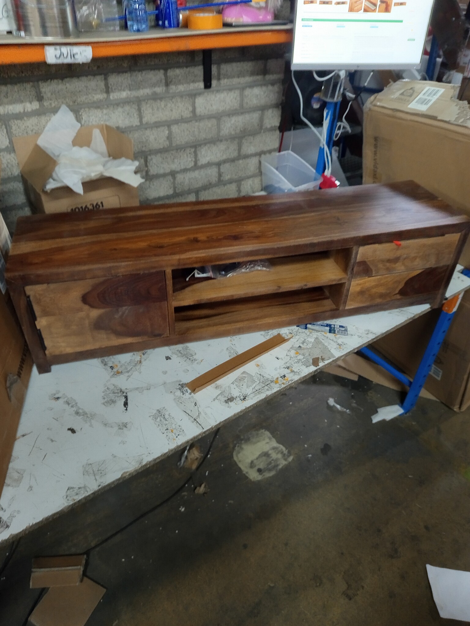 VidaXL TV-meubel Sheeshamhout - 60% KORTING! - Lichte Schade Achterzijde