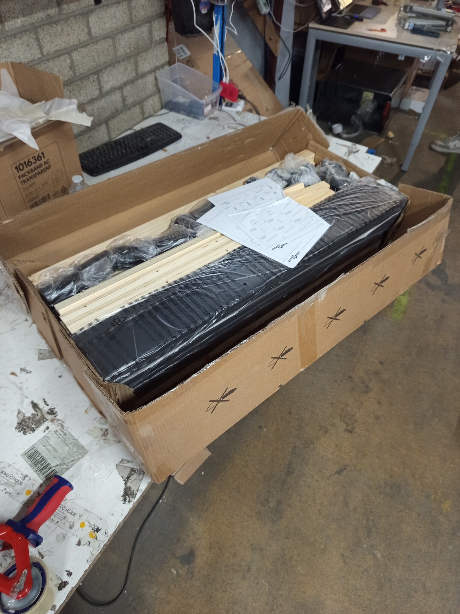 VidaXL Bedframe Zwart 180x200cm - 55% Korting! Slechts 1 Stuks!