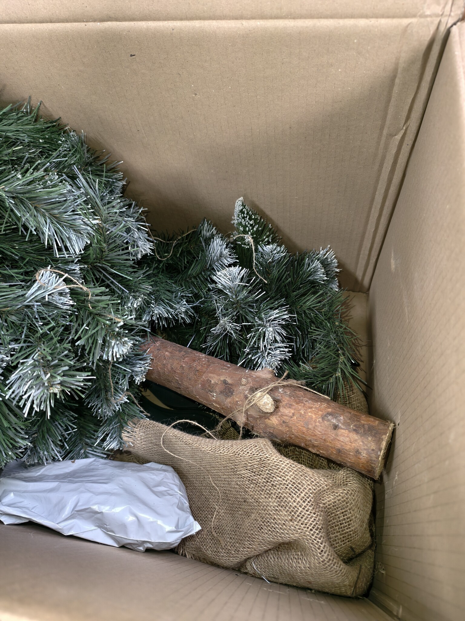 Kunstkerstboom 180cm op stam - Sneeuw & Glitter - 40% Korting!