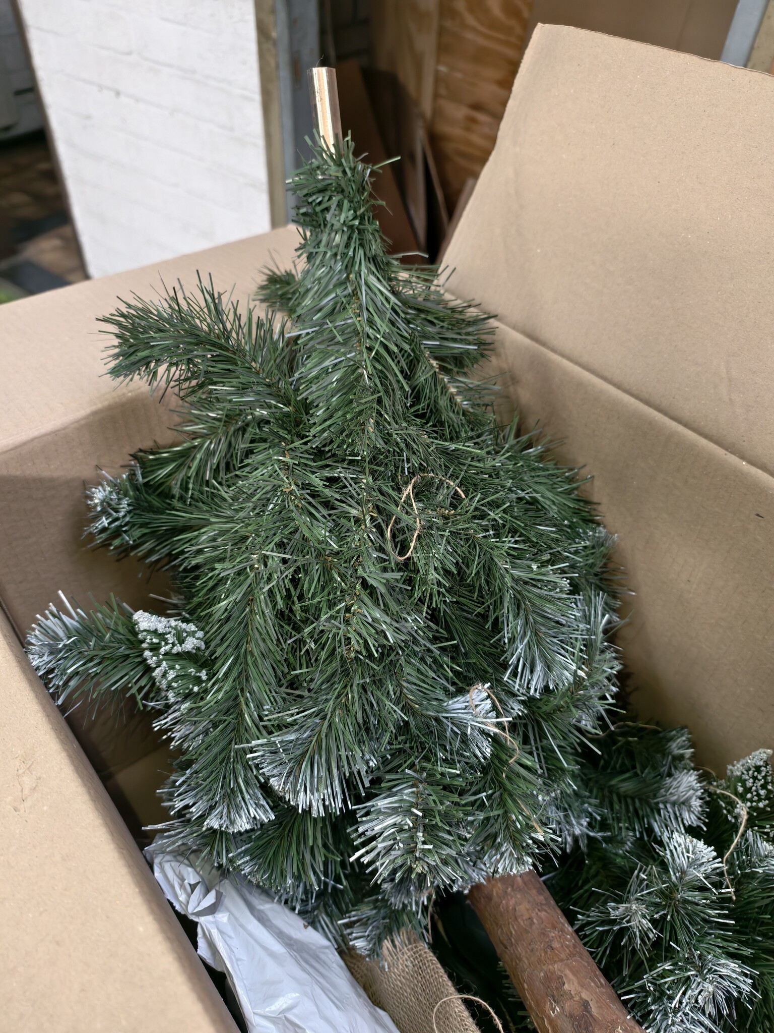 Kunstkerstboom 180cm op stam - Sneeuw & Glitter - 40% Korting!