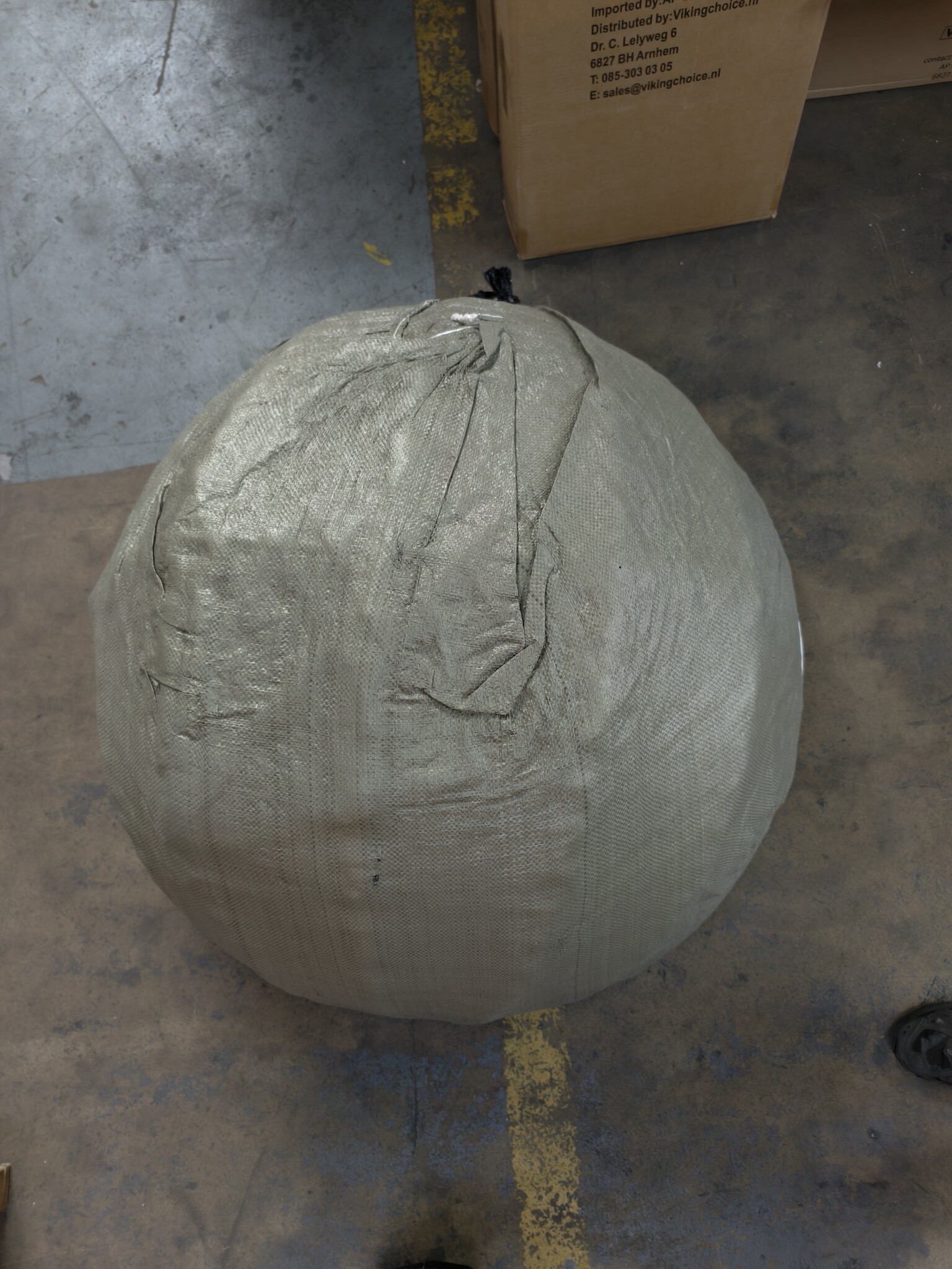 Grijze Hangstoel met Frame - Ei Stoel - 60% Korting - Max 125kg