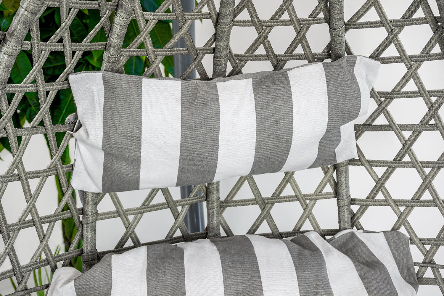 Grijze Hangstoel met Frame - Ei Stoel - 60% Korting - Max 125kg