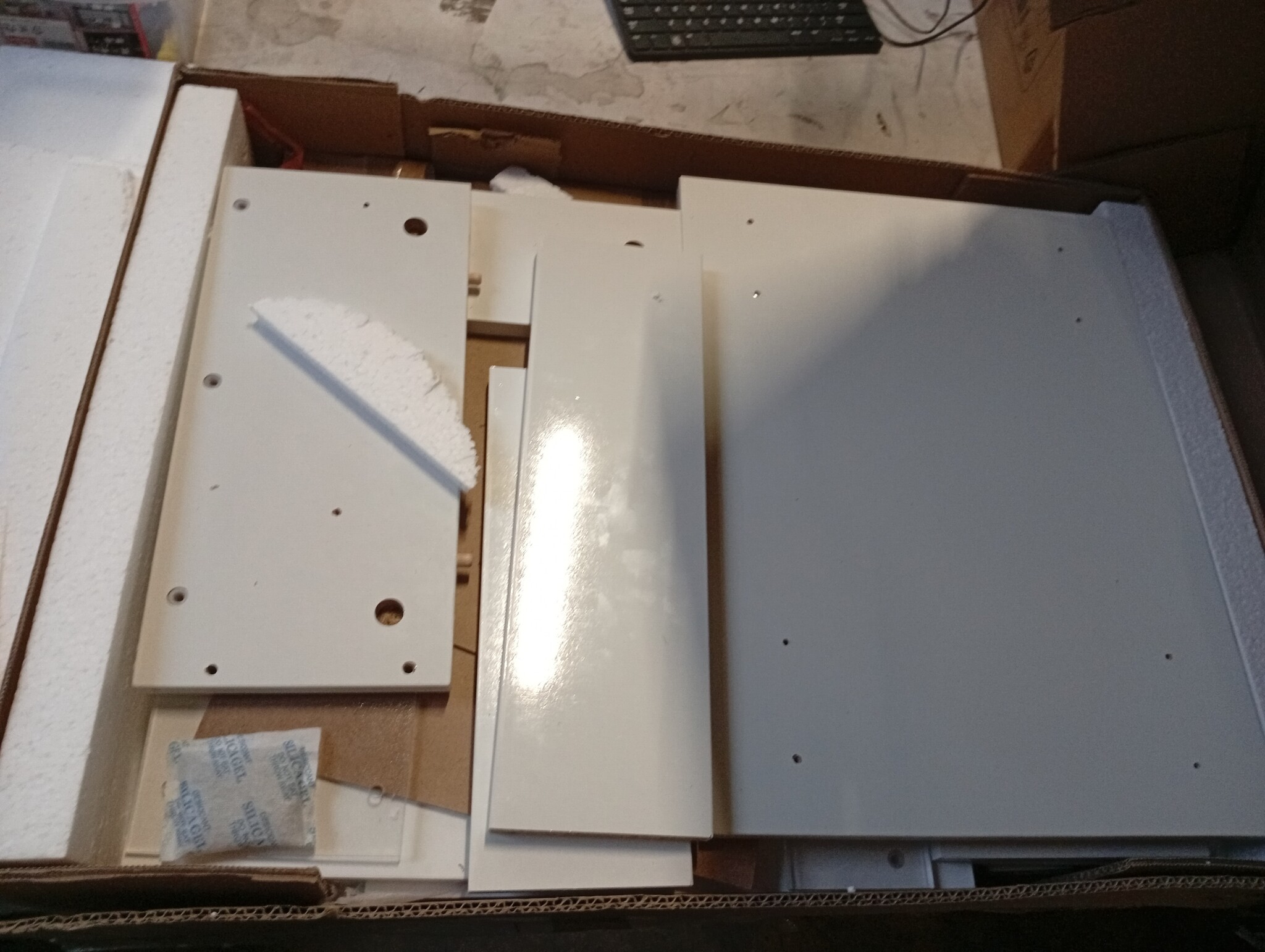 vidaXL Nachtkastje LED Hoogglans Wit Bewerkt Hout - 45x35x67 cm | 60% Korting