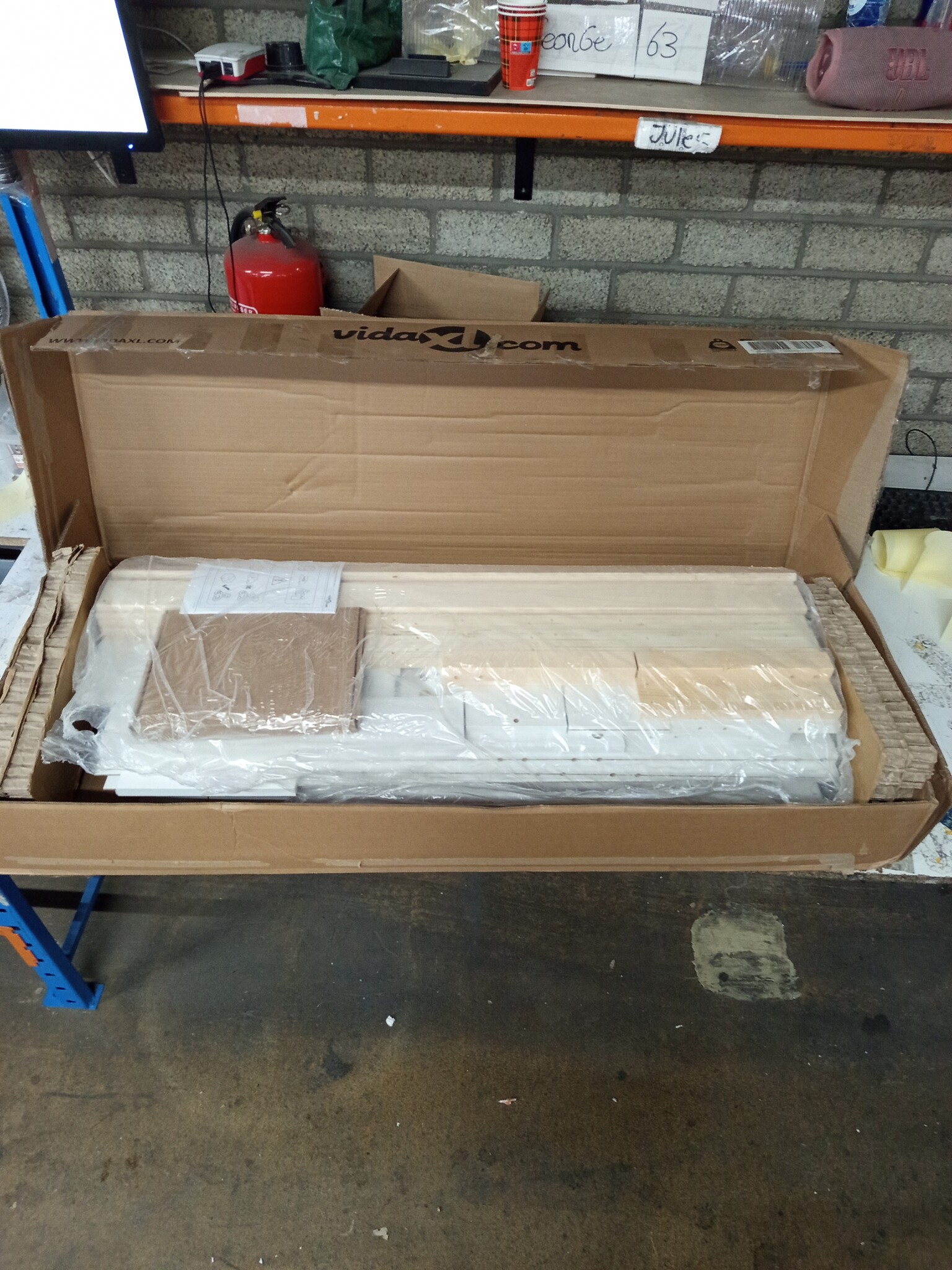 vidaXL Bedframe 200x200 cm Wit - 55% Korting!