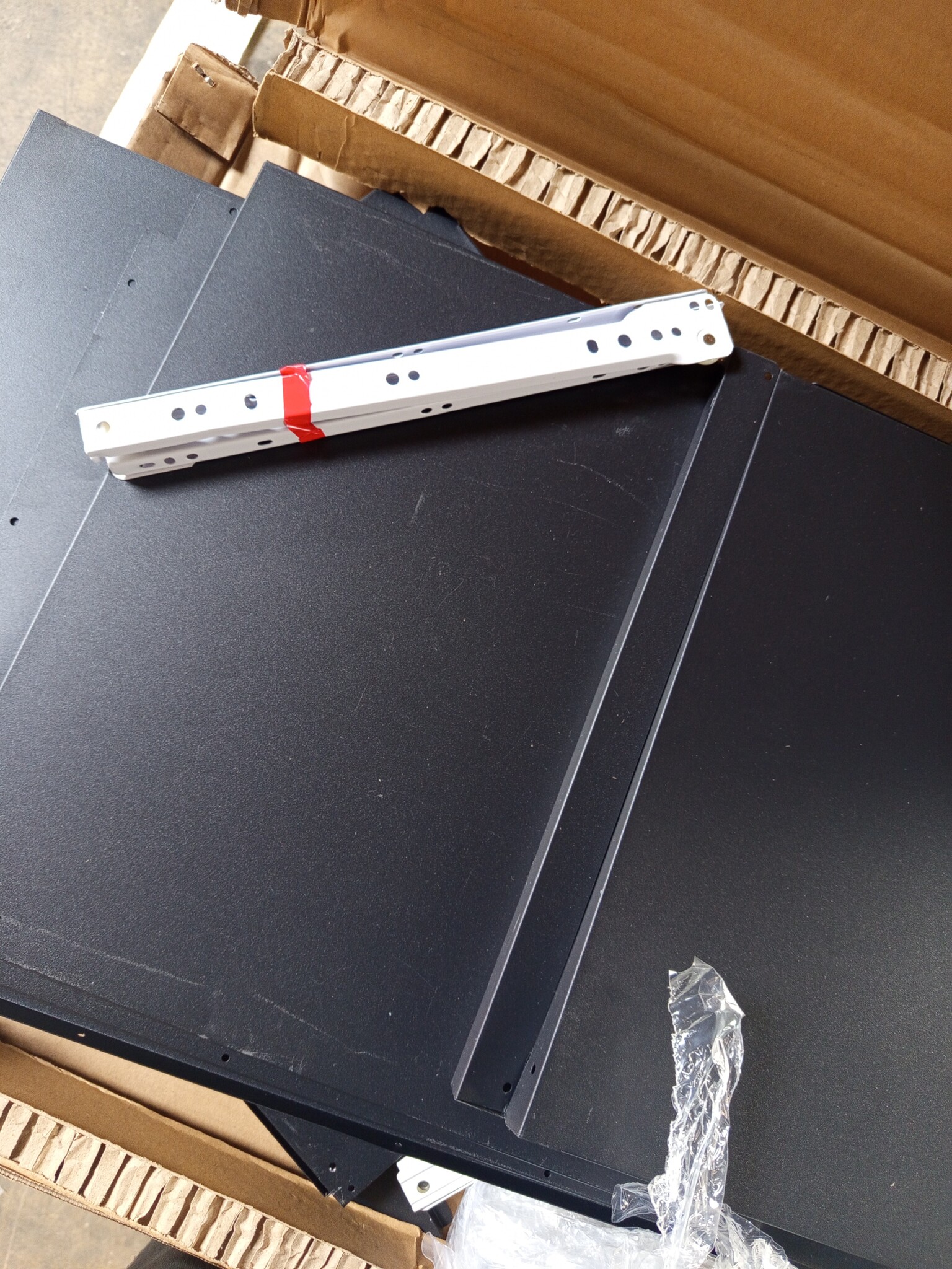 vidaXL Tv-meubel 100,5x39x43,5 cm staal zwart