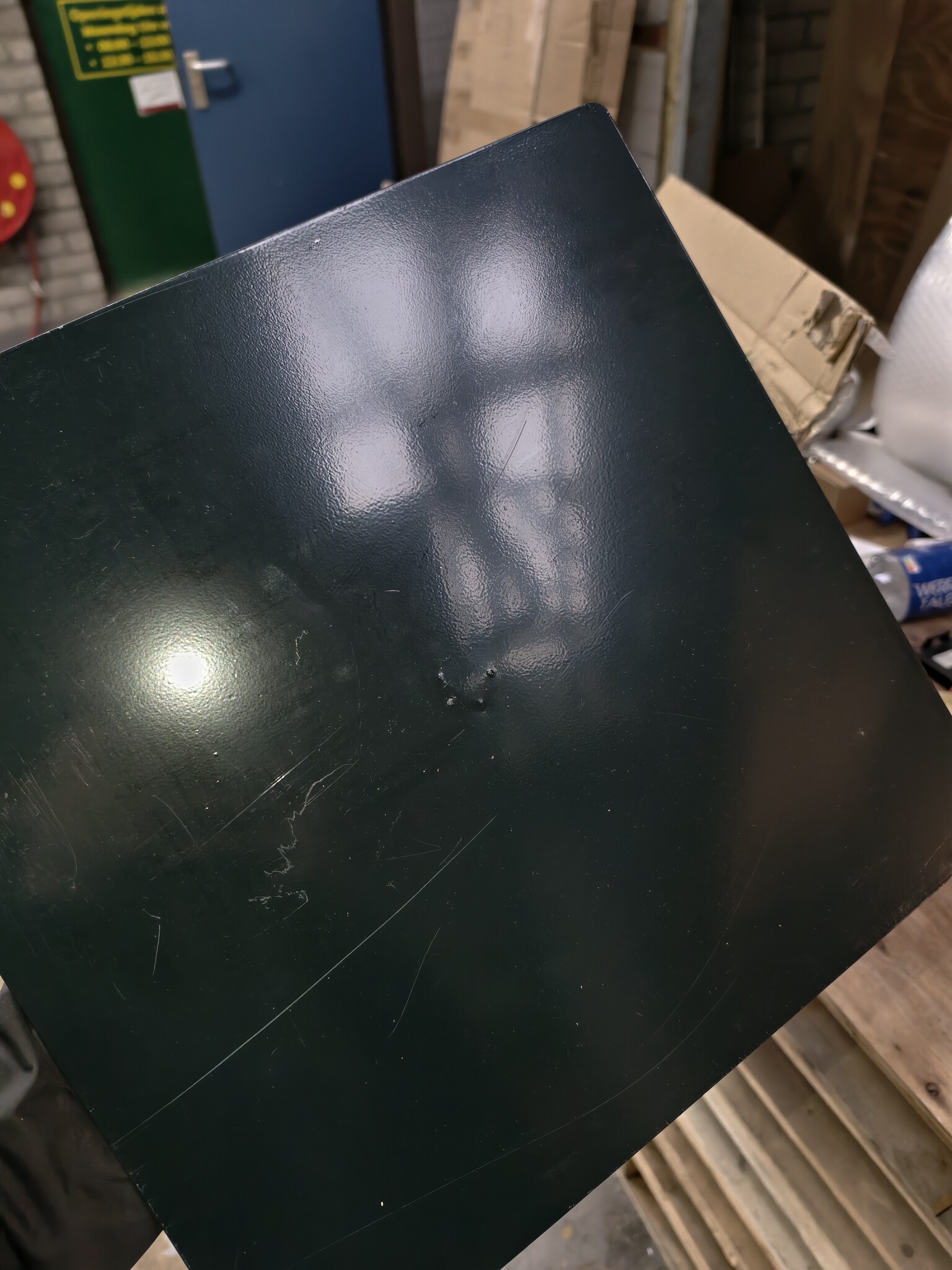 Kunstkerstboom 220 cm - Spar met Houten Stam (40% Korting)