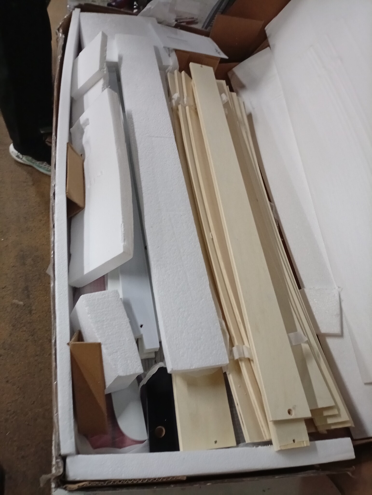 vidaXL Kinderbed Raceauto Rood 90x200 cm | 55% Korting