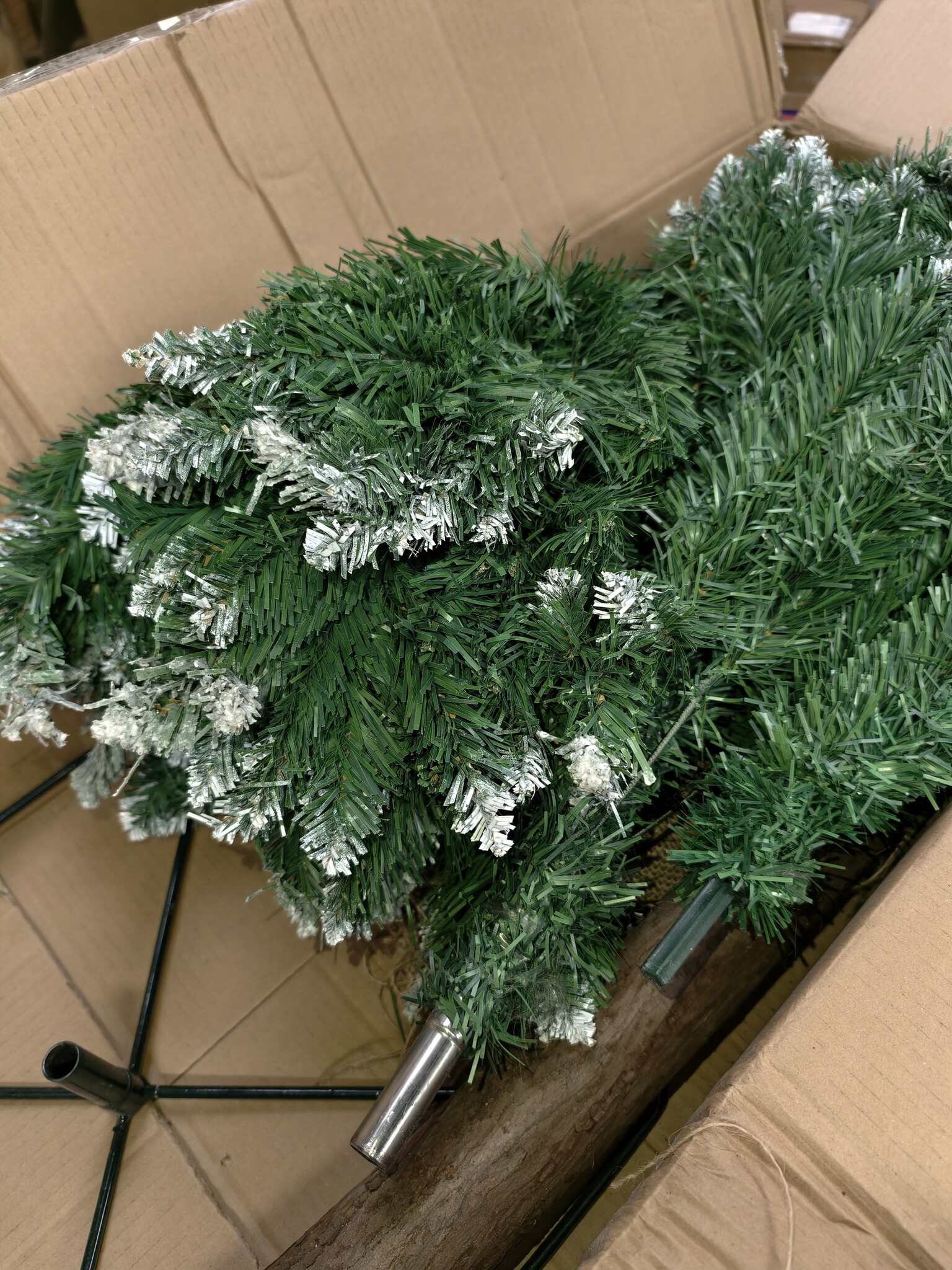 Kunstkerstboom Modulair met stam 220 cm – Echte boomgeur