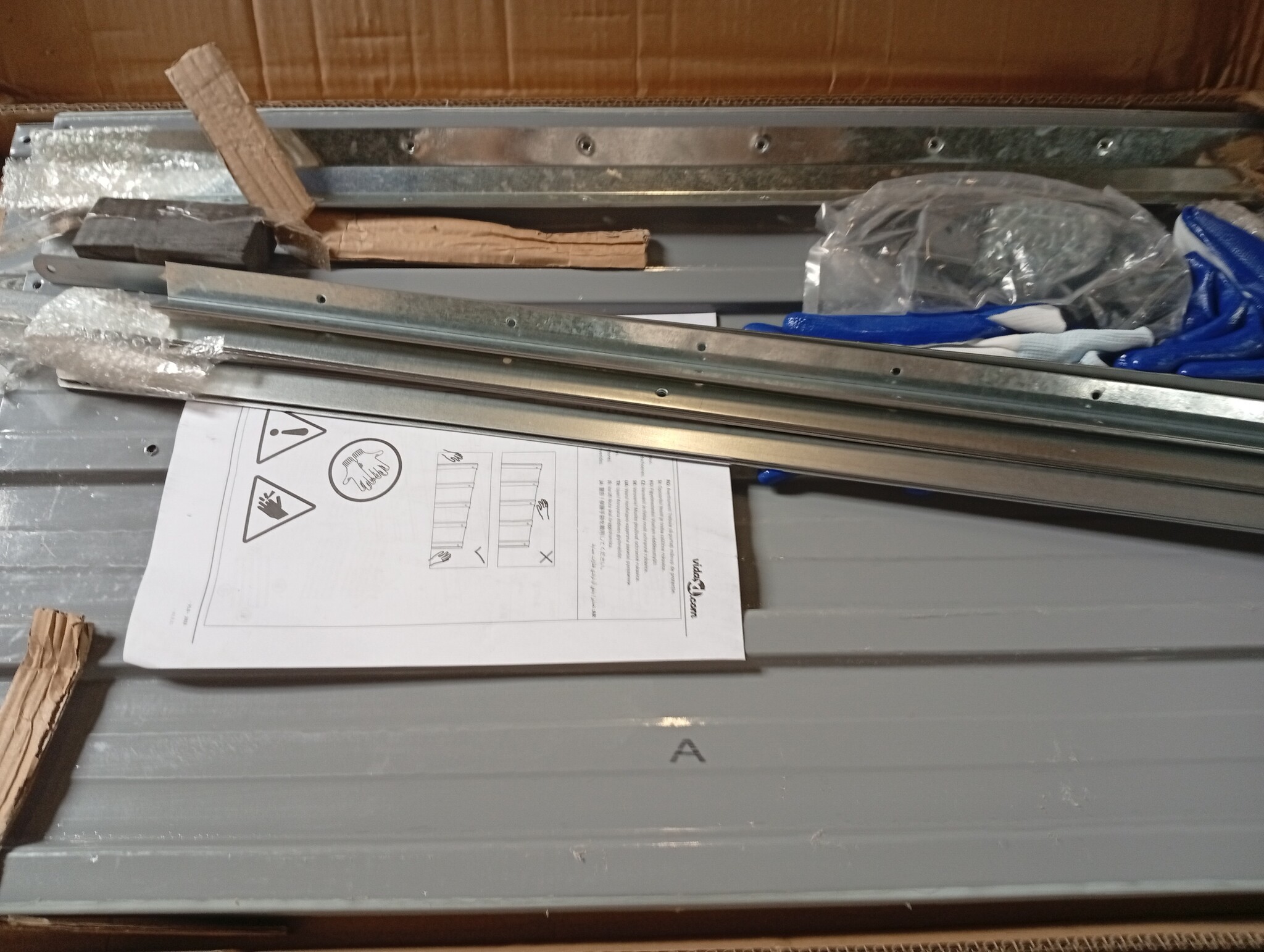 vidaXL Verhoogde Plantenbak 240x80x77cm Grijs - 72% Korting!