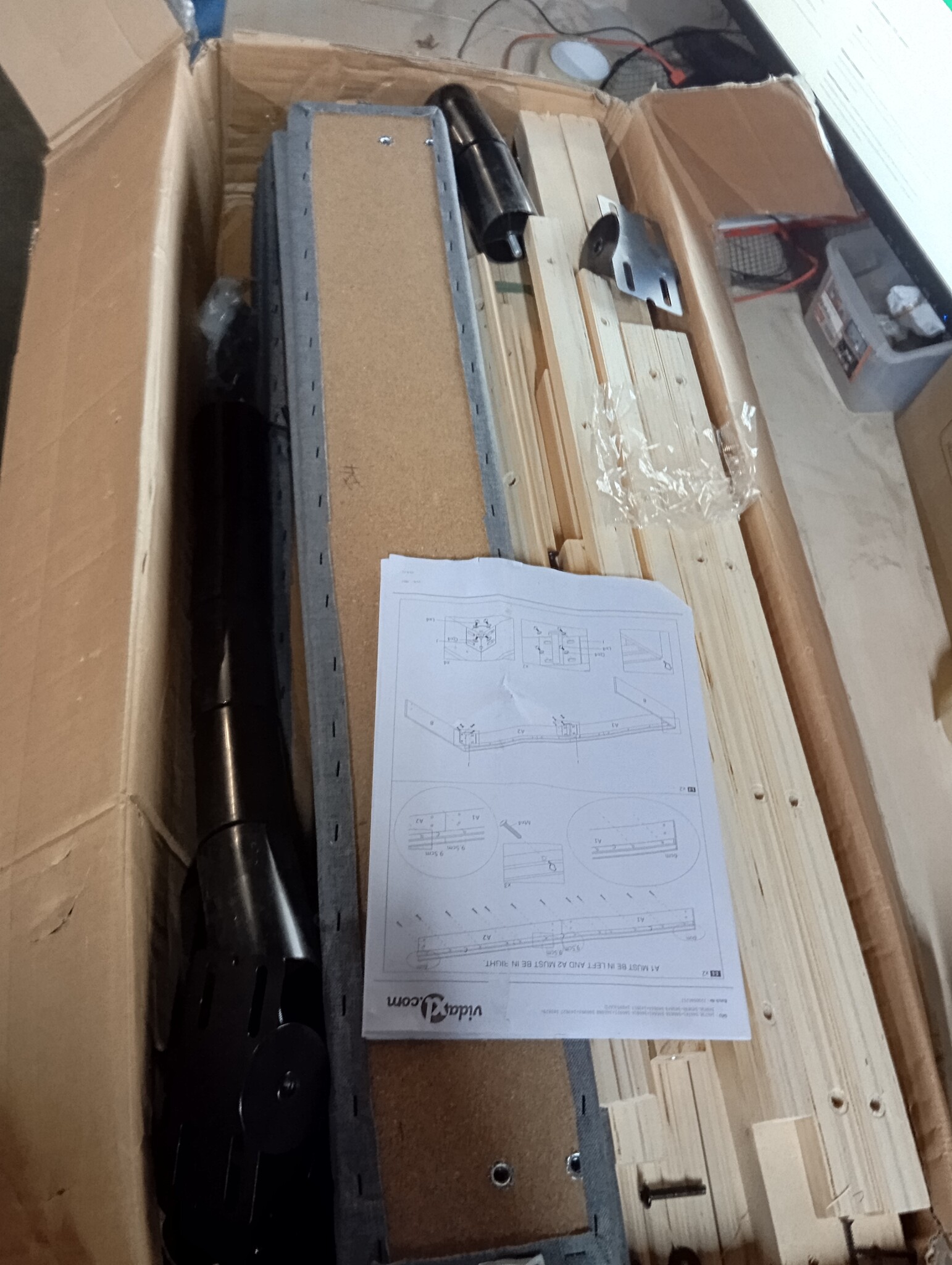 vidaXL Bedframe Lichtgrijs 180x200 cm - 60% Korting!