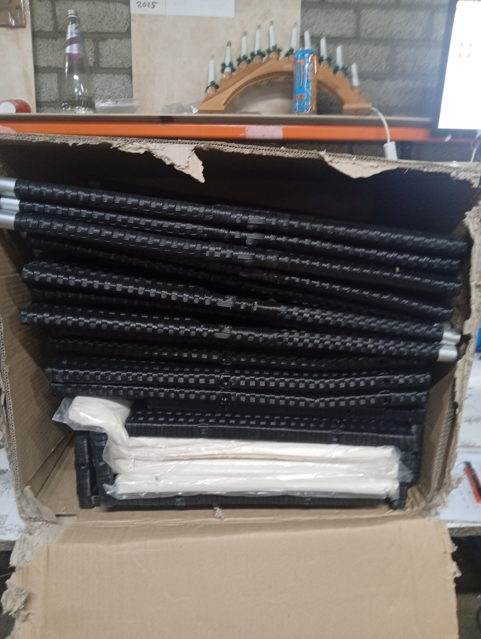 vidaXL Tuinstoelen 4x met Kussens - Poly Rattan Zwart | -60%