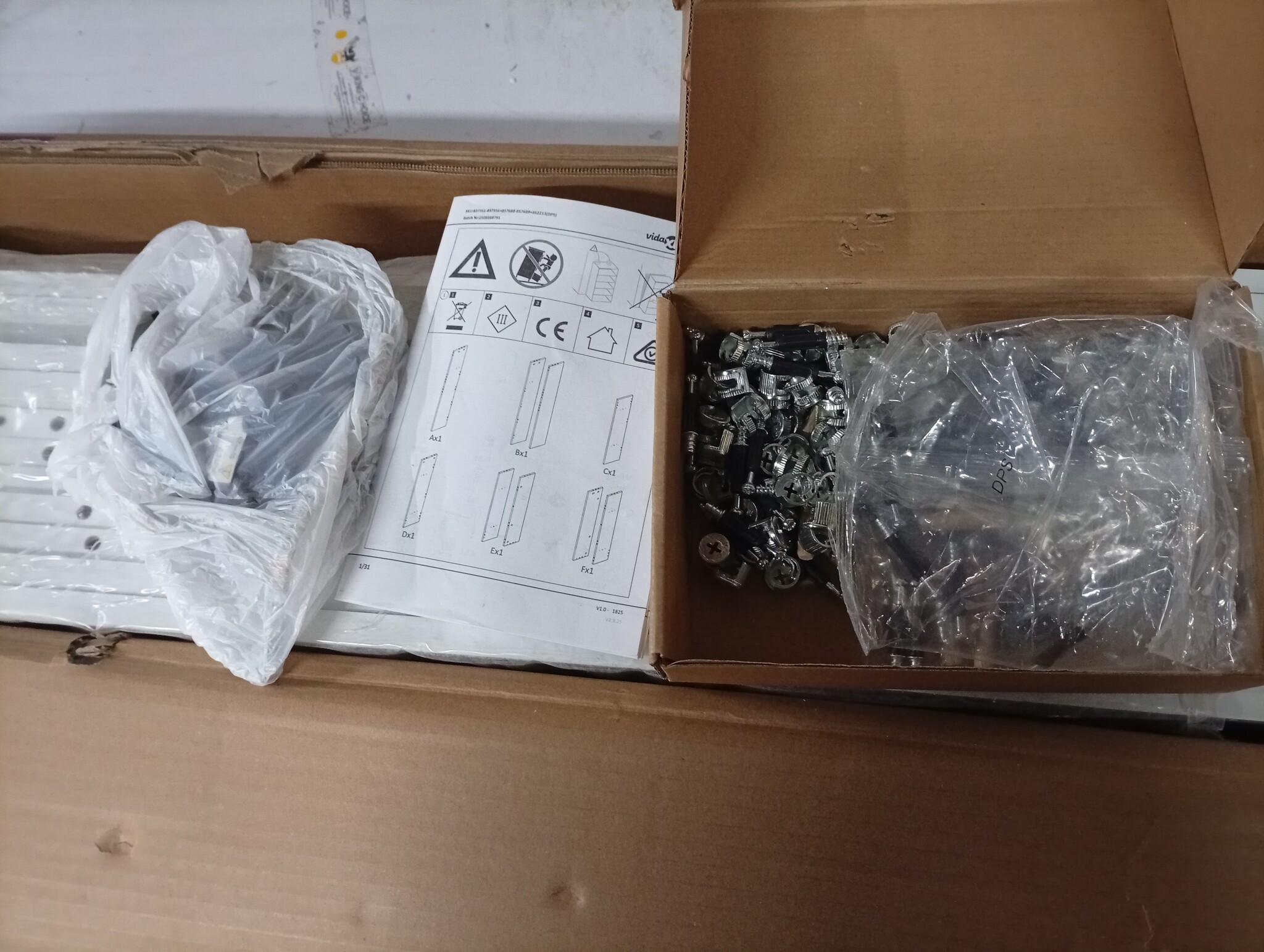 vidaXL Hoofdeinde Wit met LED - 55% Korting