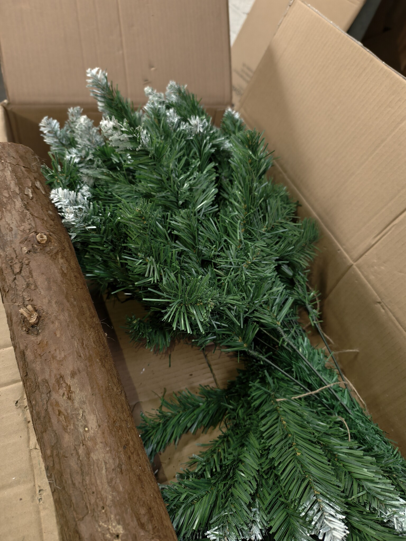 Kunstkerstboom Modulair 220 cm met Stam - Winterse Sfeer