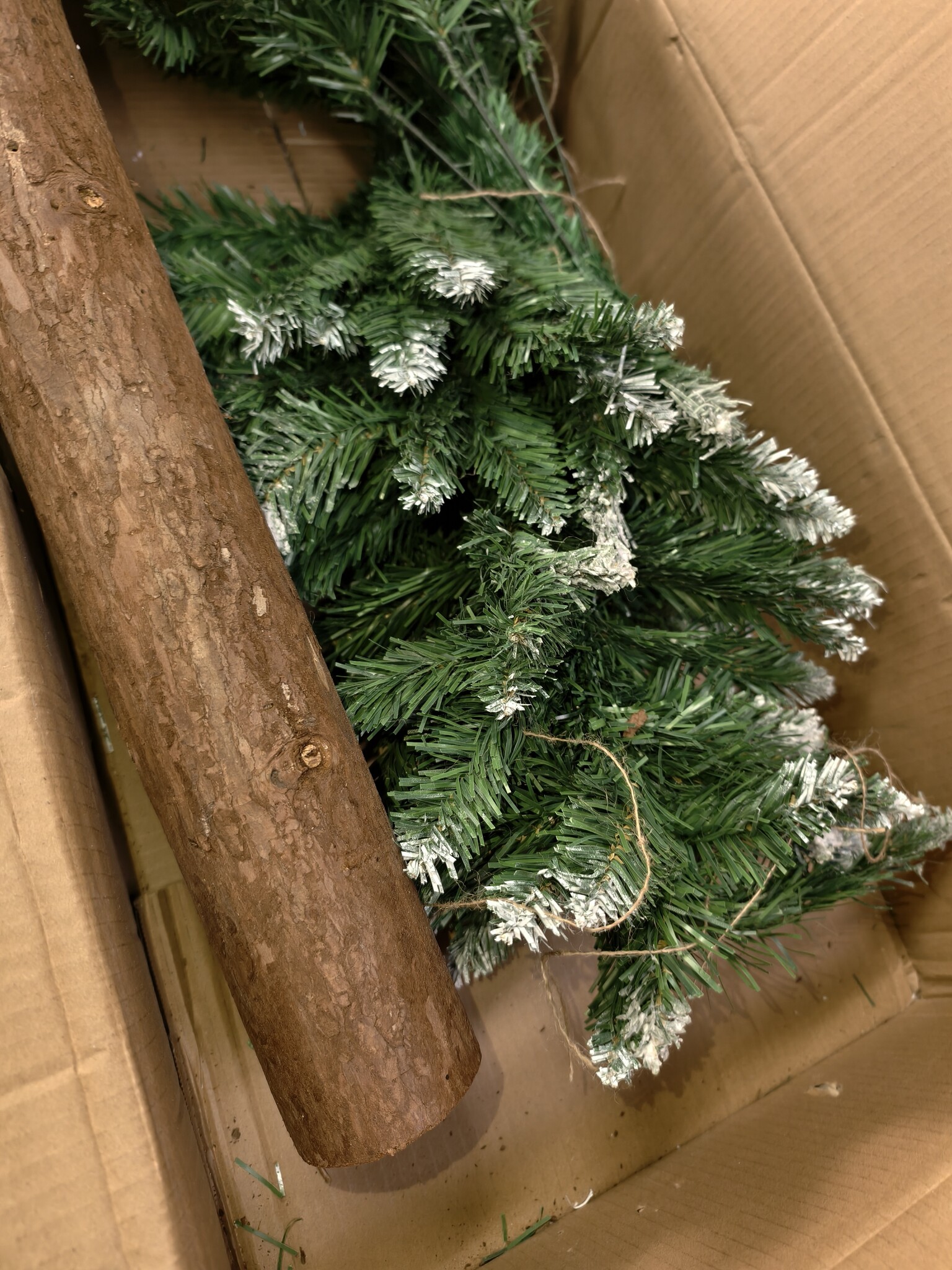 Kunstkerstboom Modulair 220 cm met Stam - Winterse Sfeer