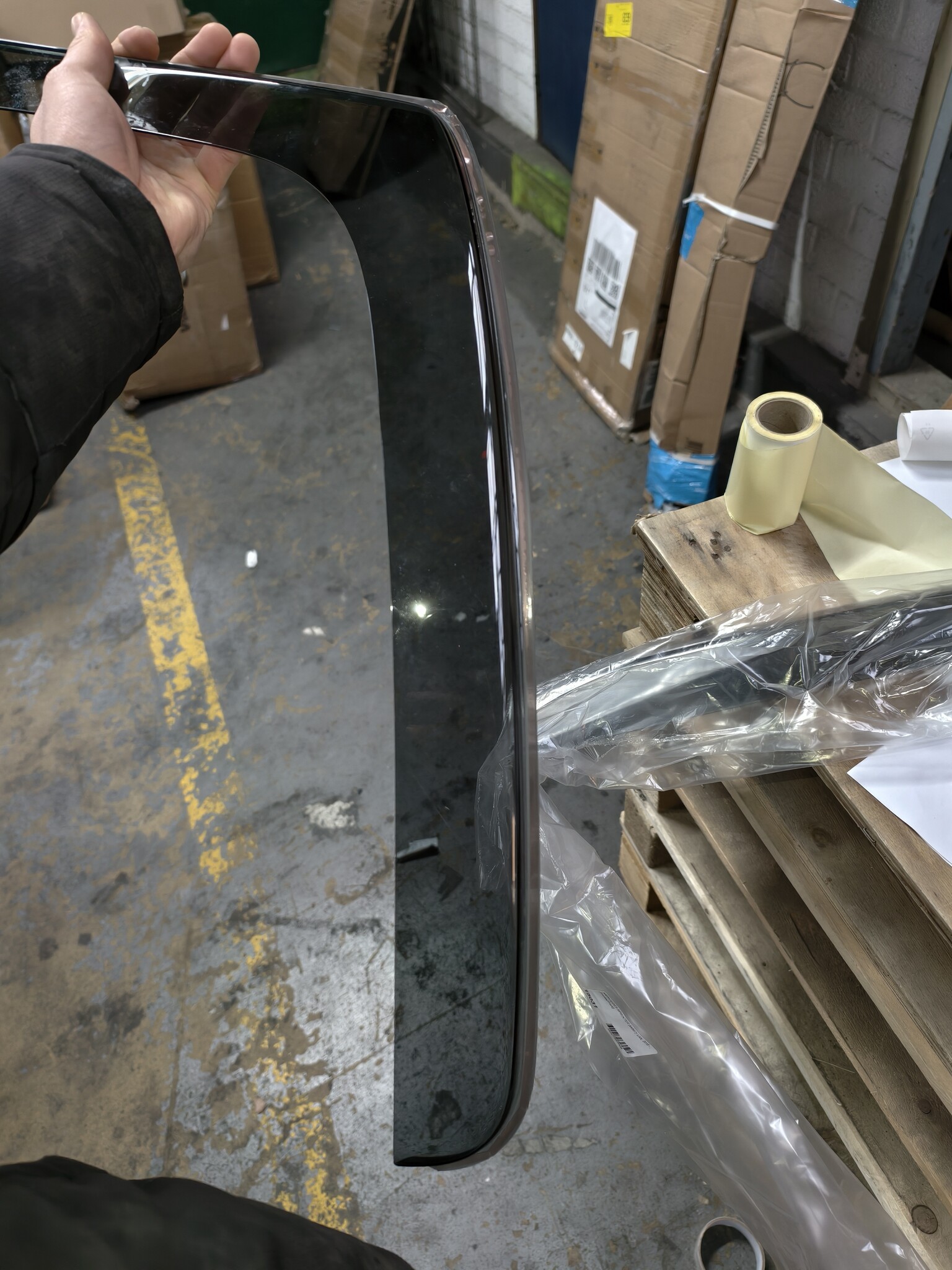 Zijwindschermen Mercedes Sprinter W907 (vanaf '18) - Zwarte Rook - L&R