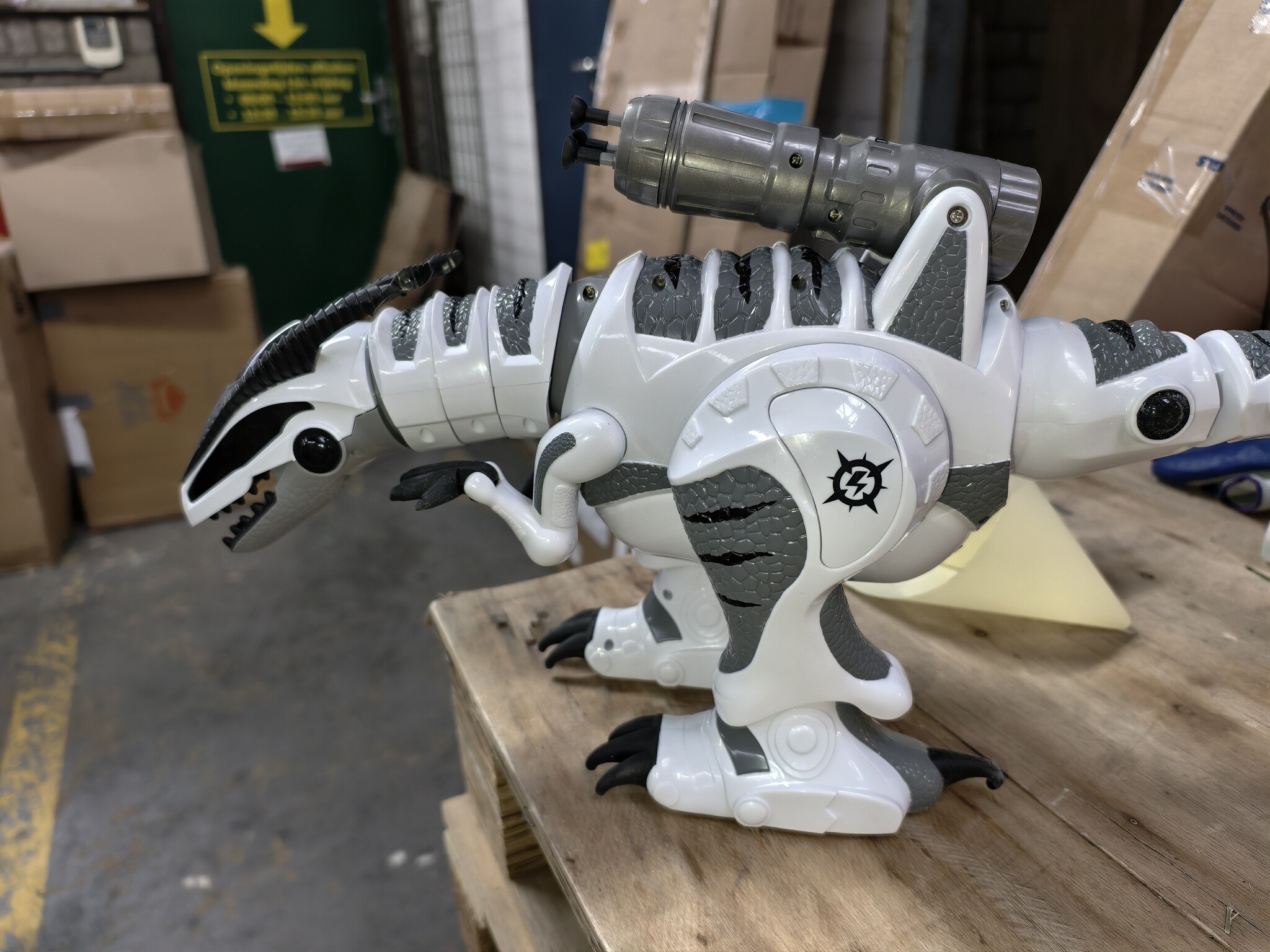 Op afstand bestuurbare Dinosaurus R/C met Raketwerper