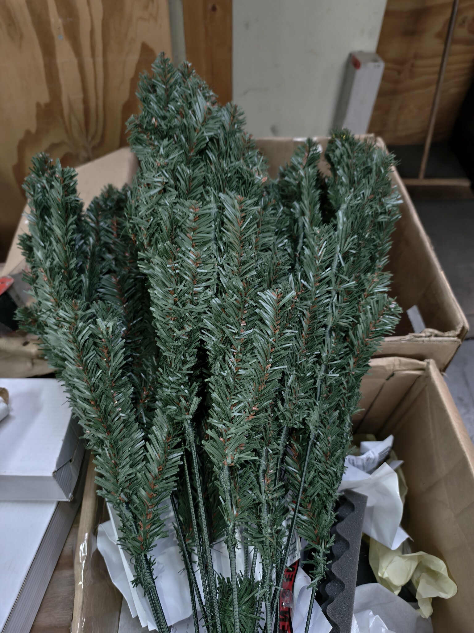 Kunstkerstboom 220 cm - Groene Spar (Geretourneerd)