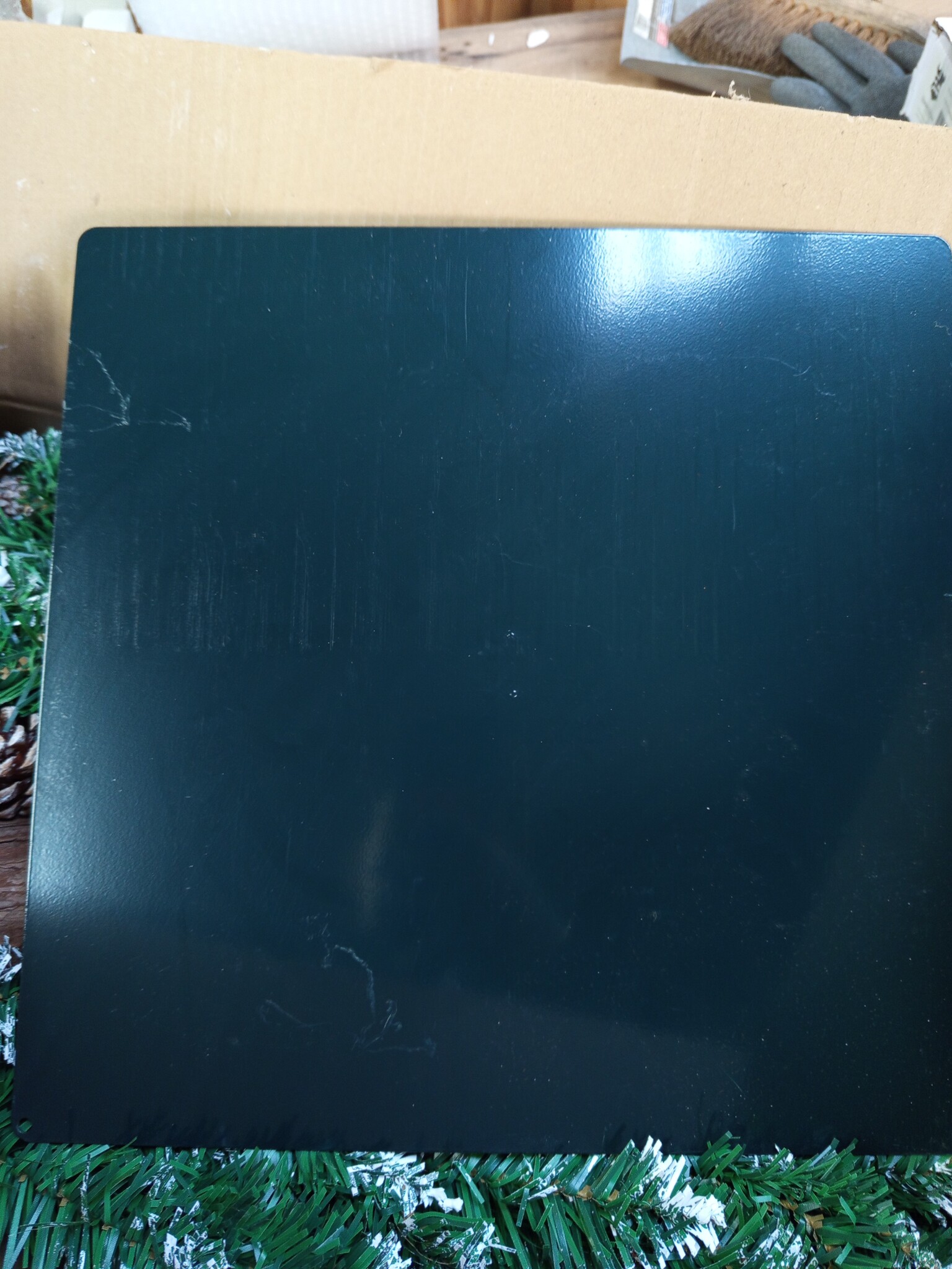 Kunstkerstboom 160 cm - Sneeuw & Dennenappels - Houten Stam