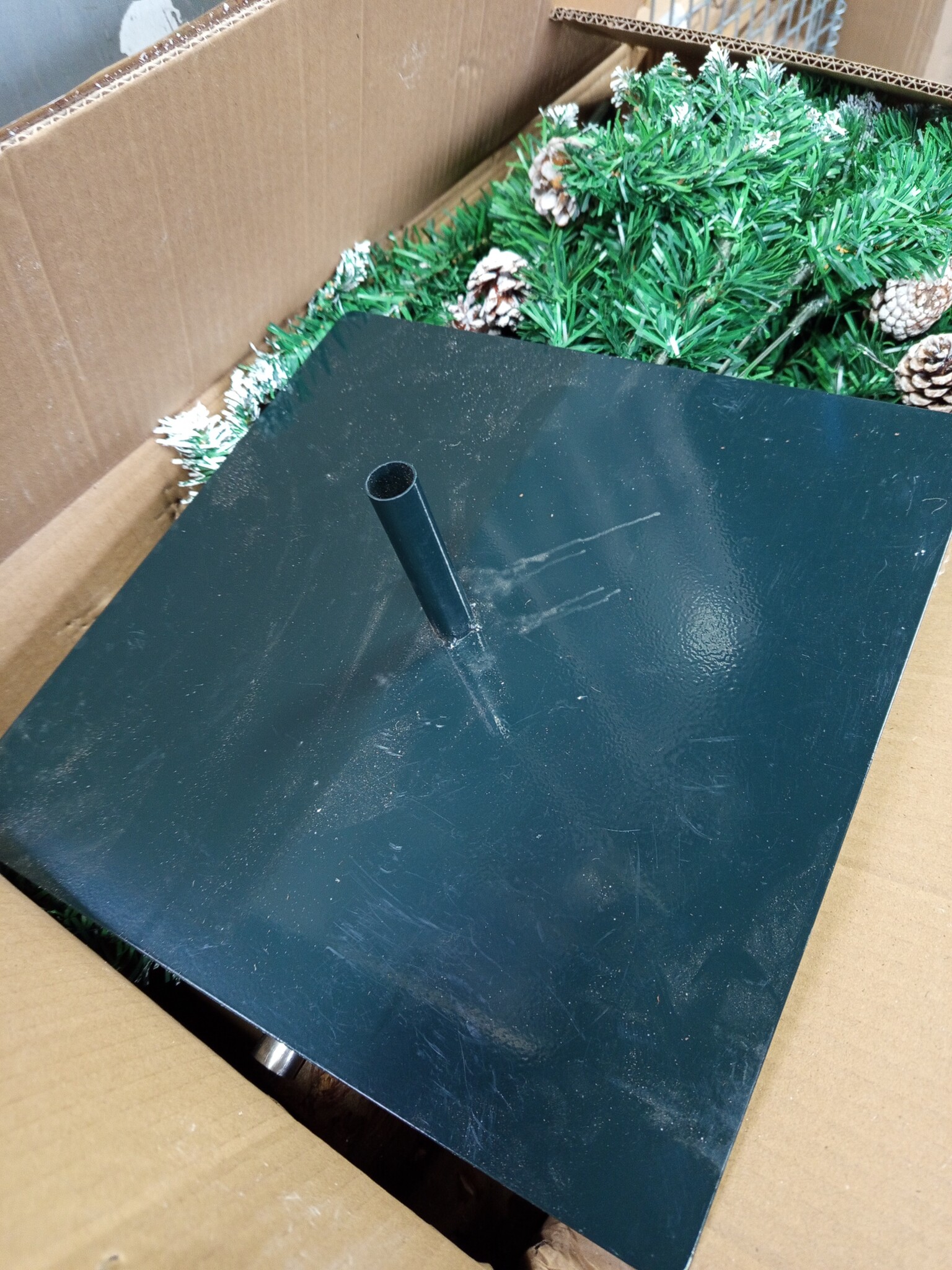 Kunstkerstboom 160cm - Sneeuw & Dennenappels - 40% Korting!