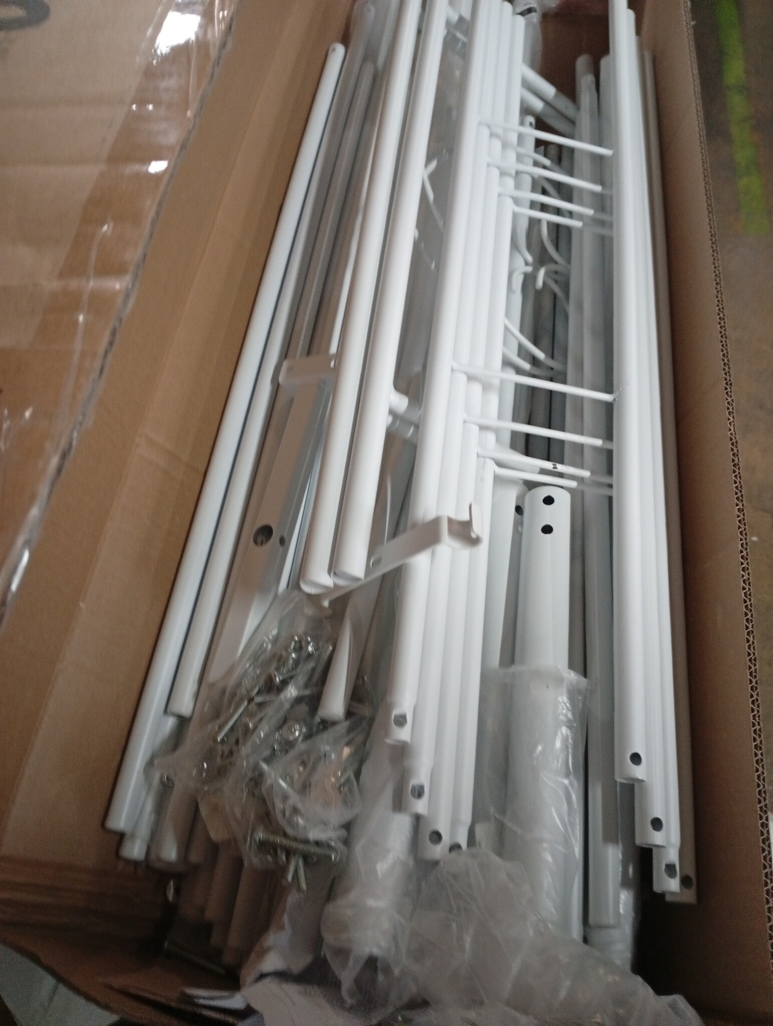 vidaXL Bedframe Metaal Wit 140x200 cm - 55% Korting!