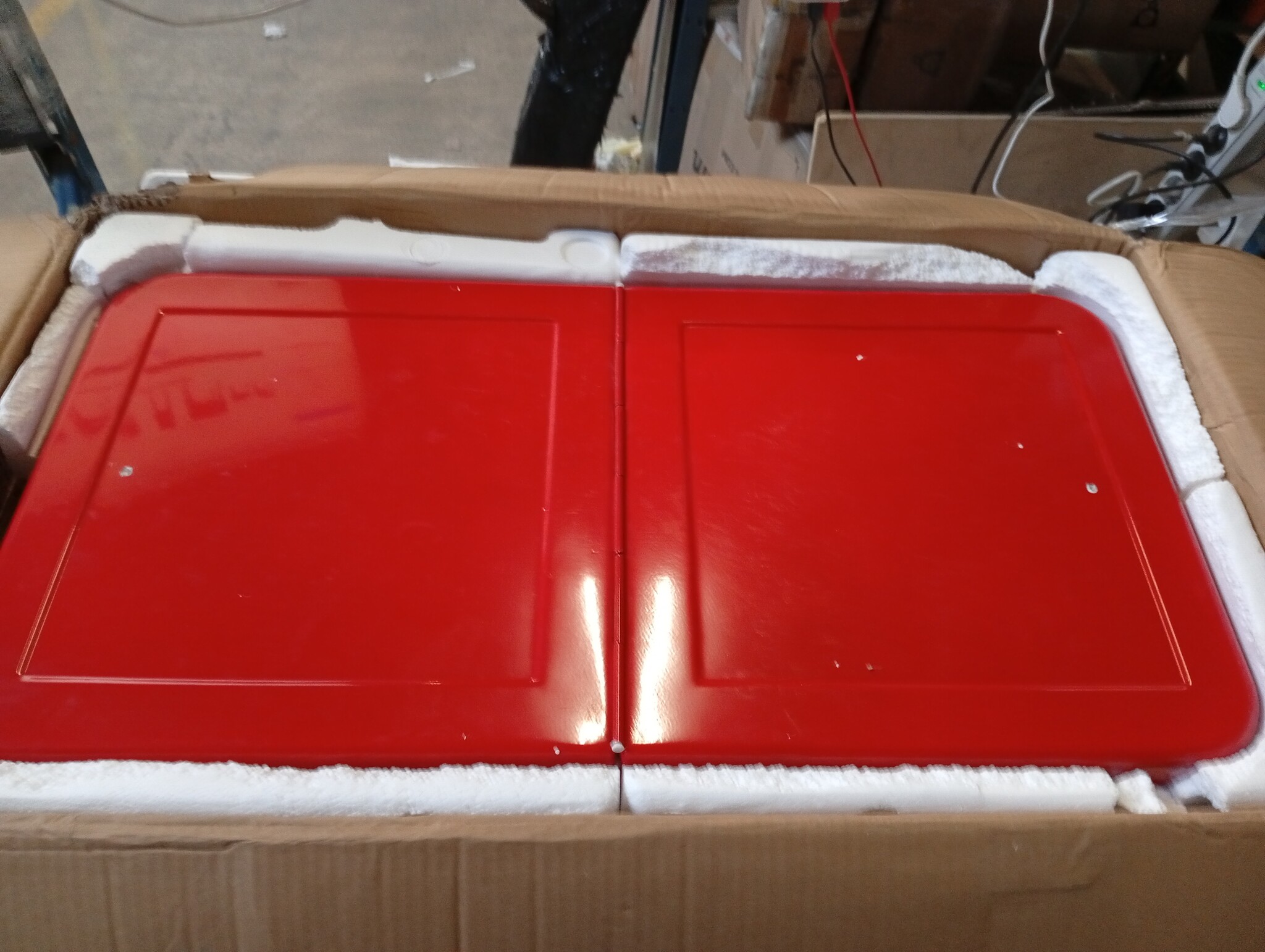 vidaXL Koelbox op wielen 92x43x89 cm rood - 55% Korting!