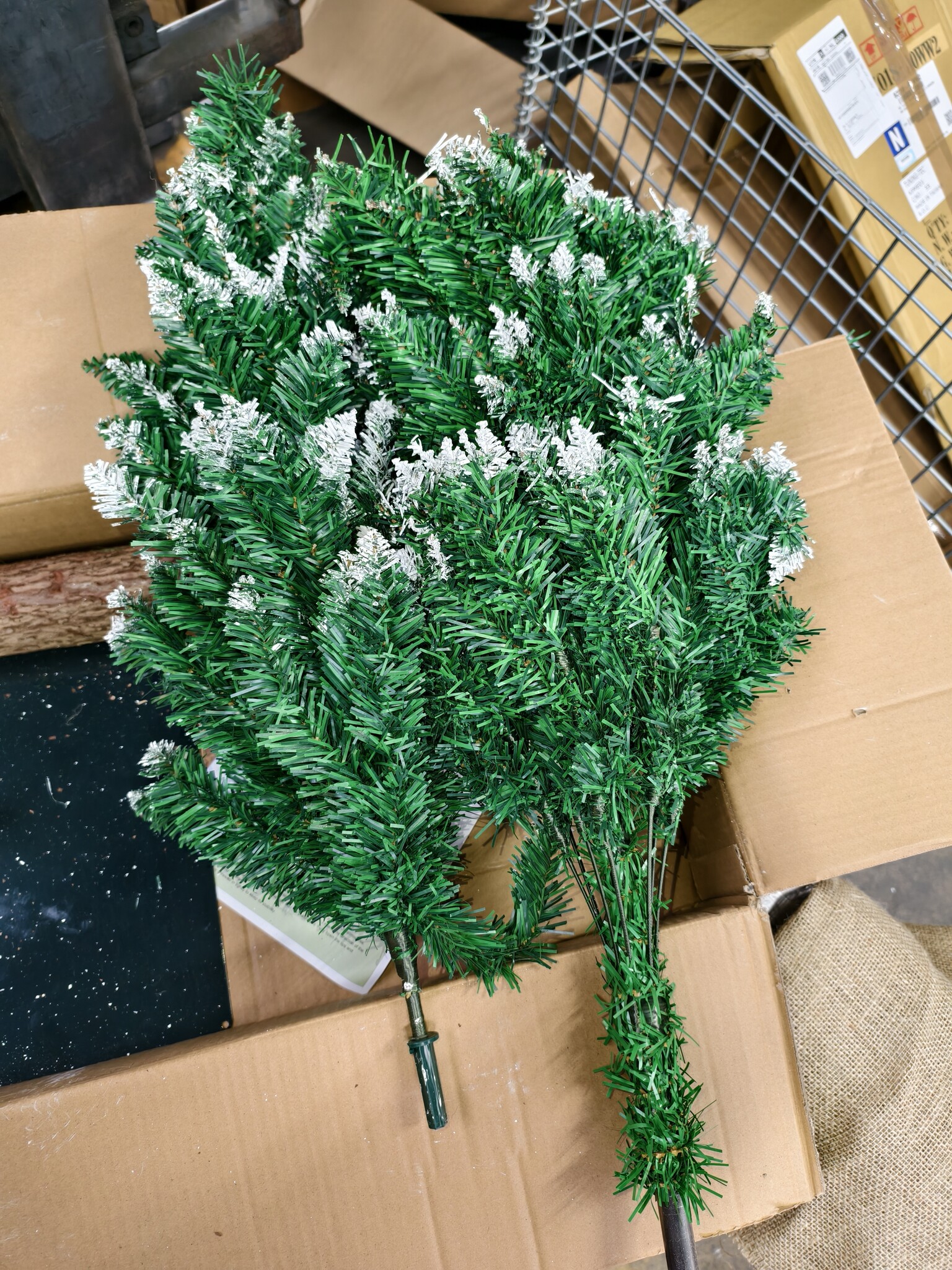 Kunst kerstboom 180 cm met natuurlijke stam - 3-delig