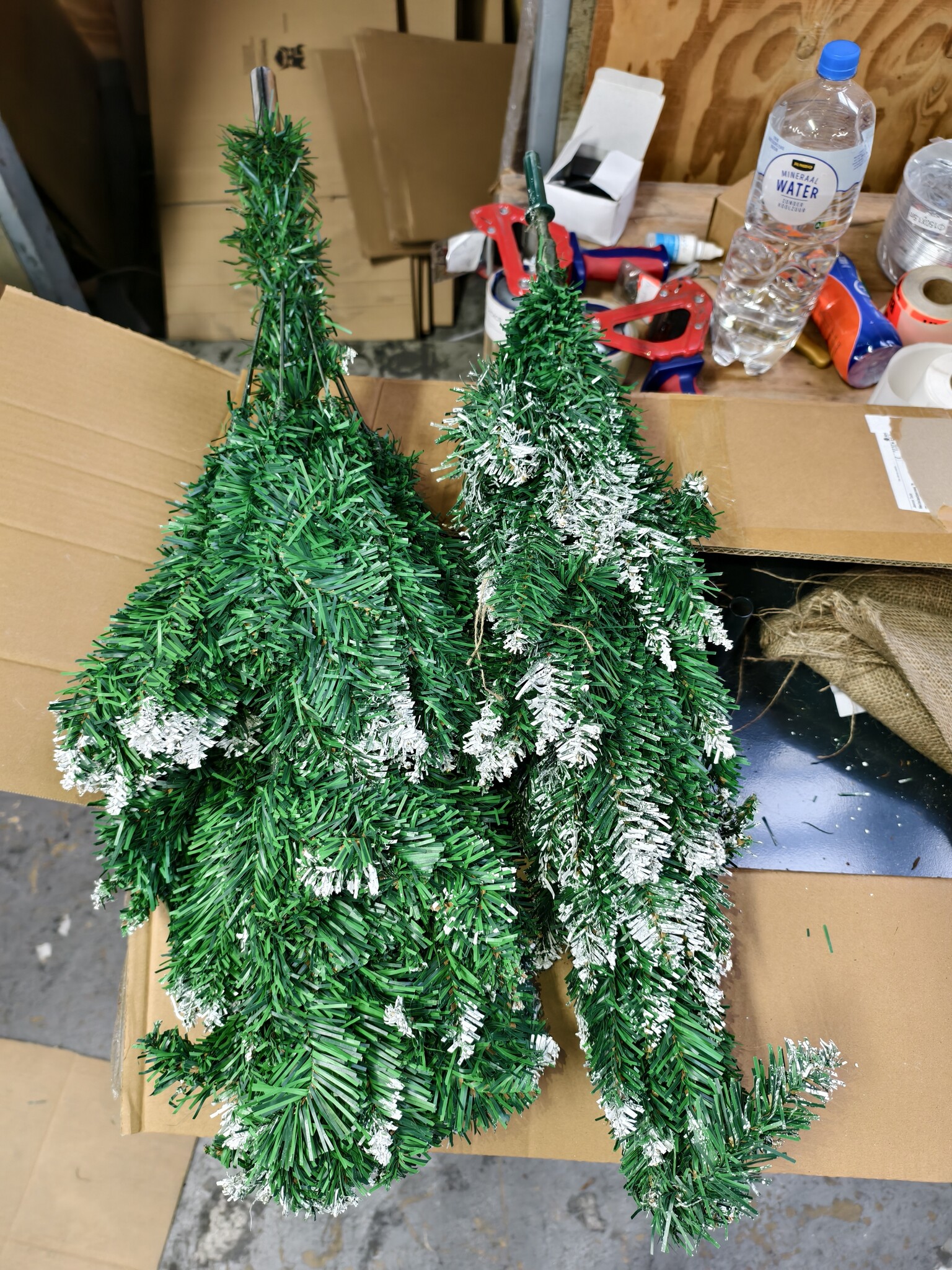 Kunst Kerstboom 180cm met Natuurlijke Stam - 3 Delig