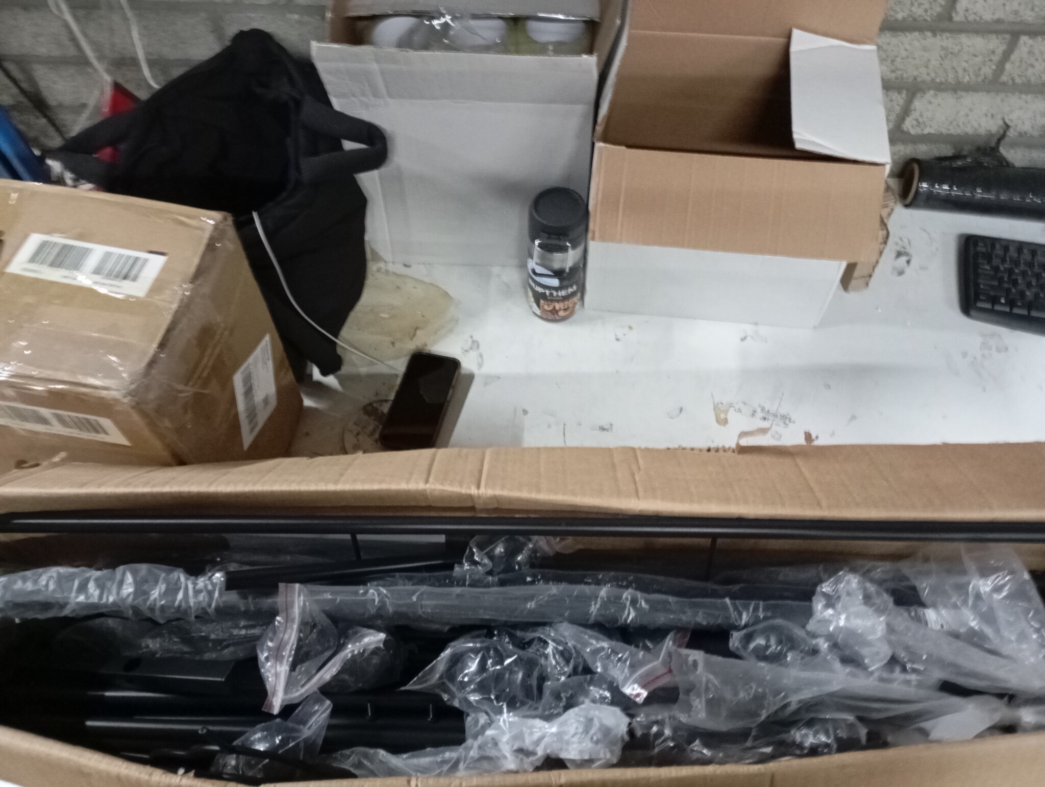 vidaXL Bedframe met voetbord zonder matras metaal zwart 180x200 cm