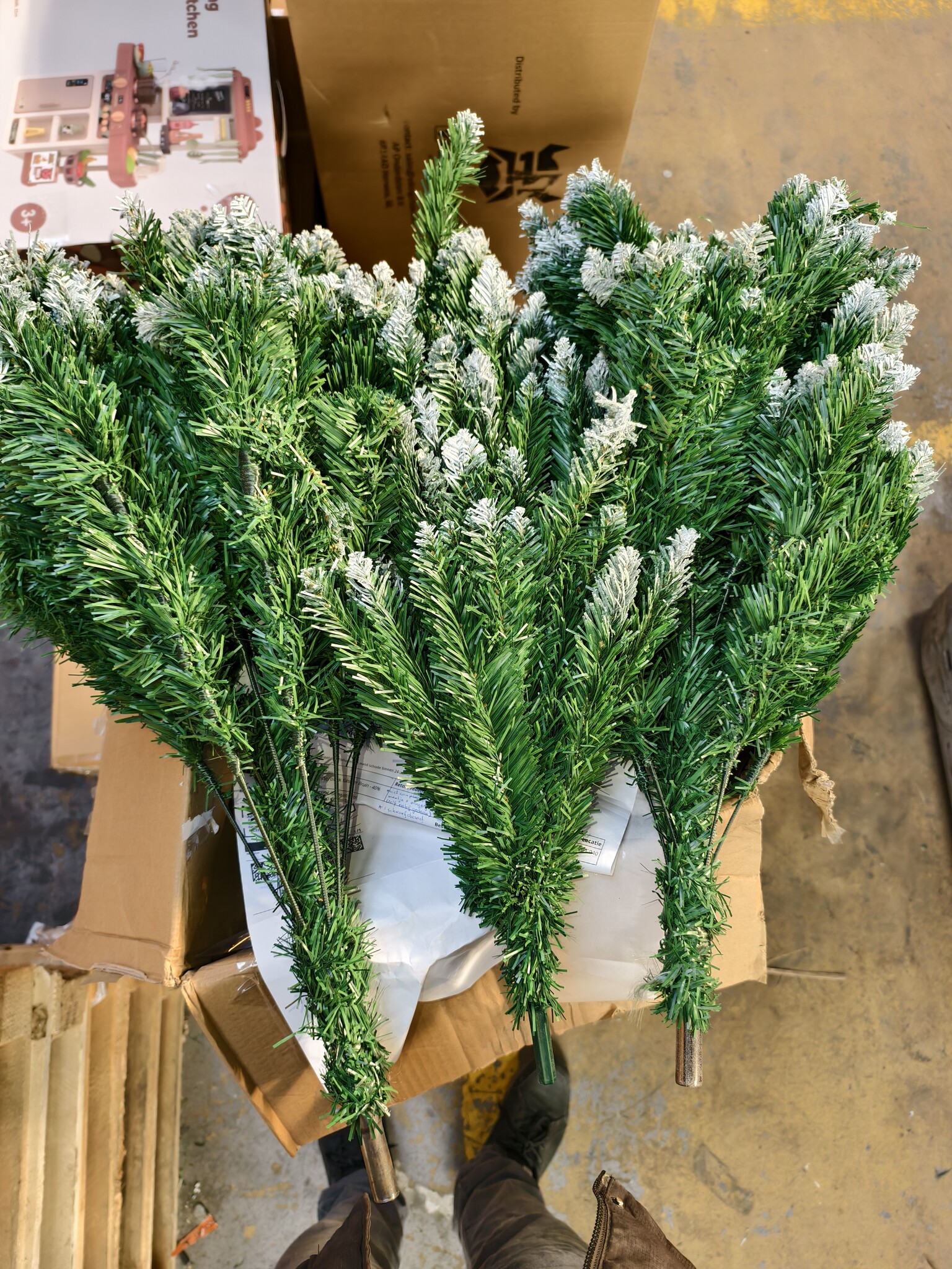 Kunstkerstboom met stam 220 cm – Modulair