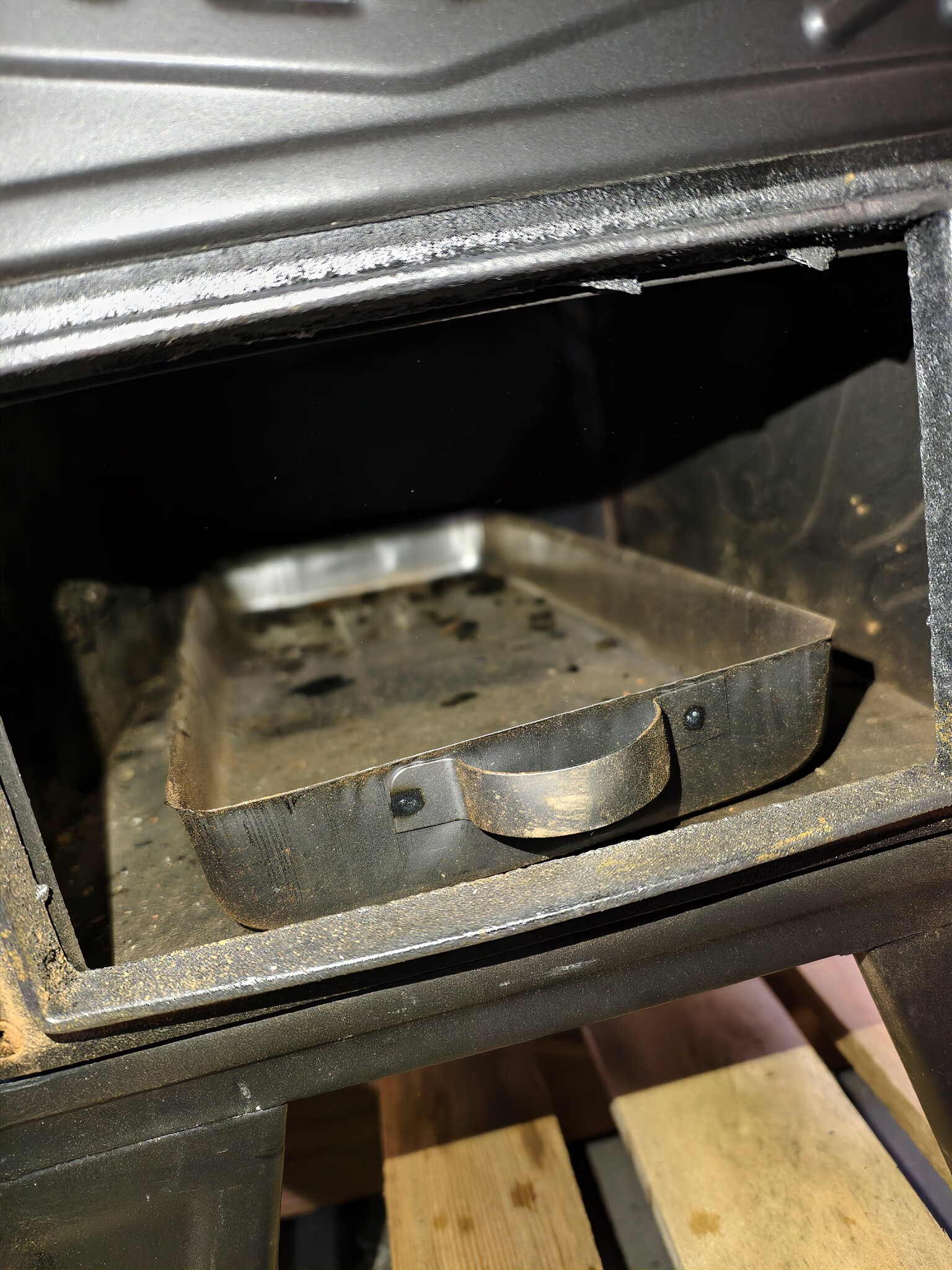 Houtfornuis FS-100 Zwart - 5,5 kW - 49% Korting - Ruimte tot 50m²