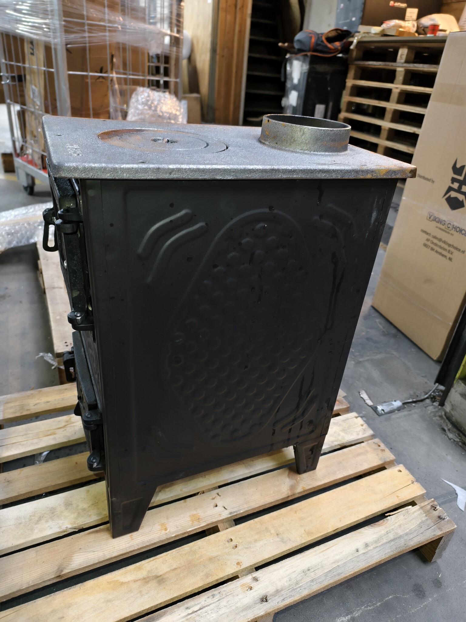 Houtfornuis FS-100 Zwart - 5,5 kW - 49% Korting - Ruimte tot 50m²