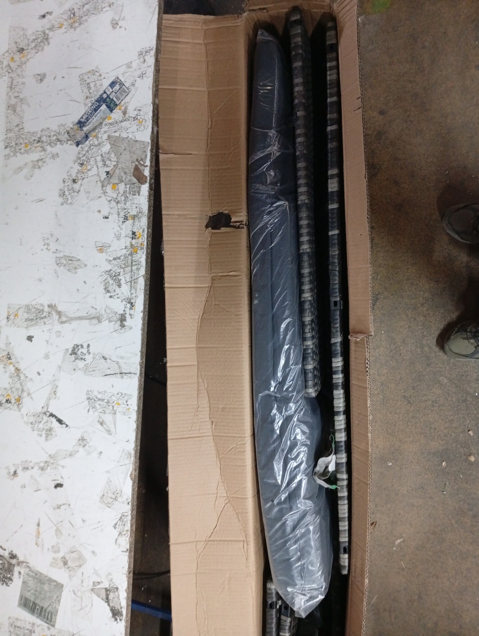 vidaXL Ligbed met wieltjes - Poly Rattan Grijs - 60% Korting!