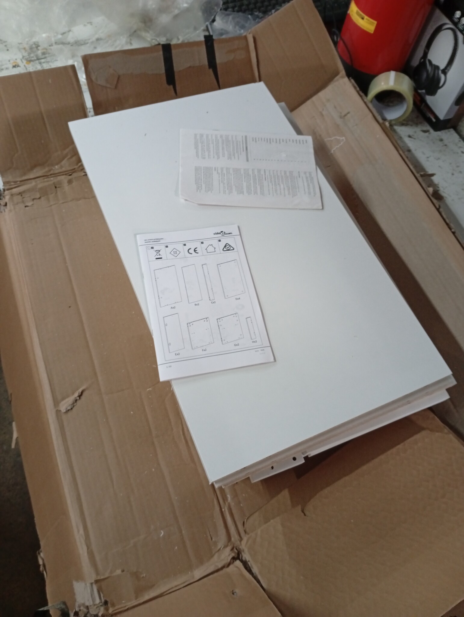 vidaXL TV-meubel met LED wit (60% korting)