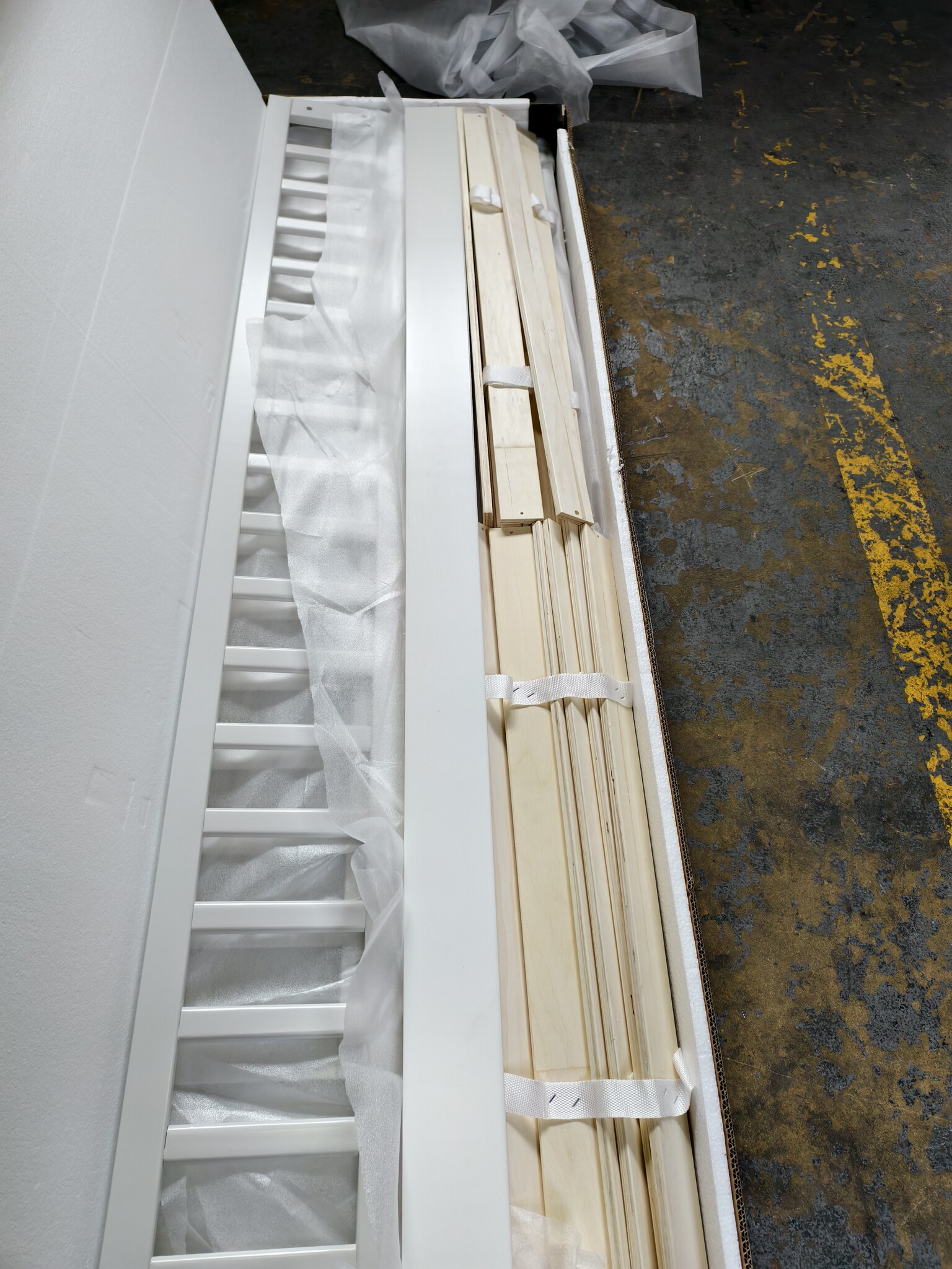 Wit Kleuterbed 200x90cm - Inclusief Lattenbodem & Uitvalbeveiliging