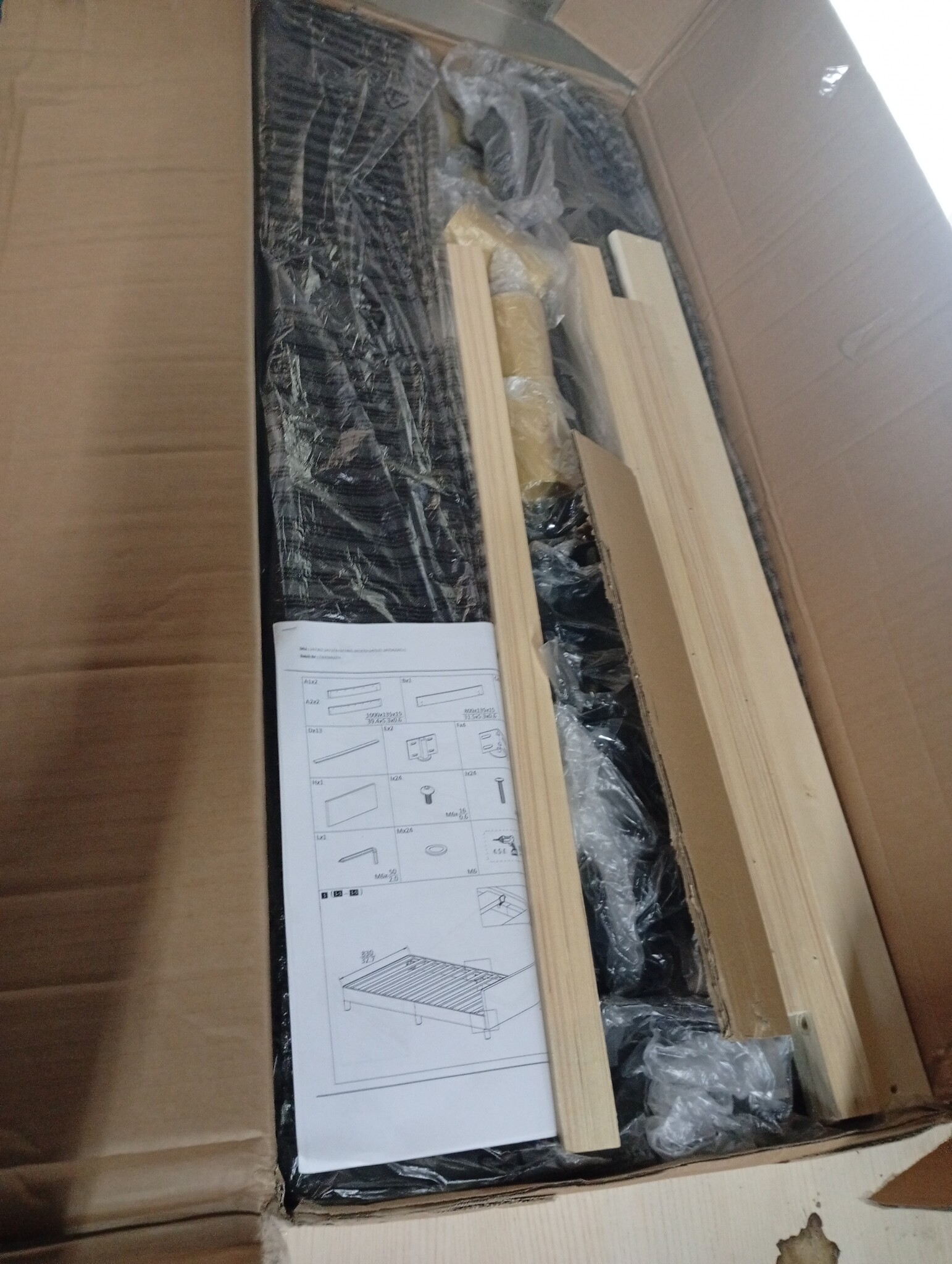 vidaXL Bedframe zonder matras 80x200 cm stof donkerbruin