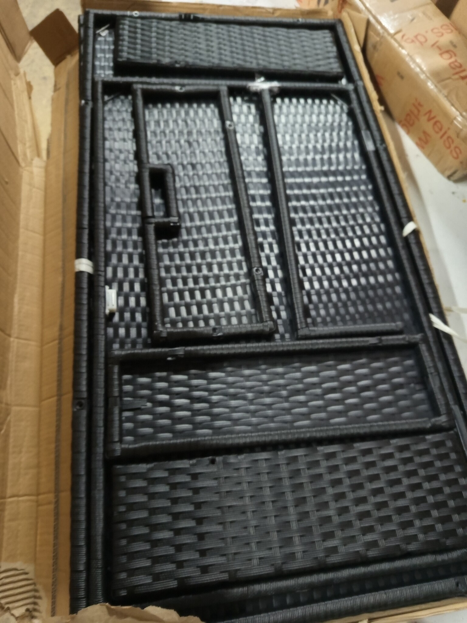 vidaXL Tuinkast Poly Rattan Zwart - 68% Korting!